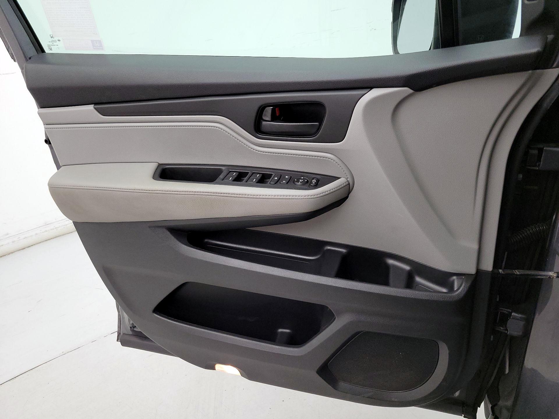Thumbnail: 2019 Honda Odyssey - 12