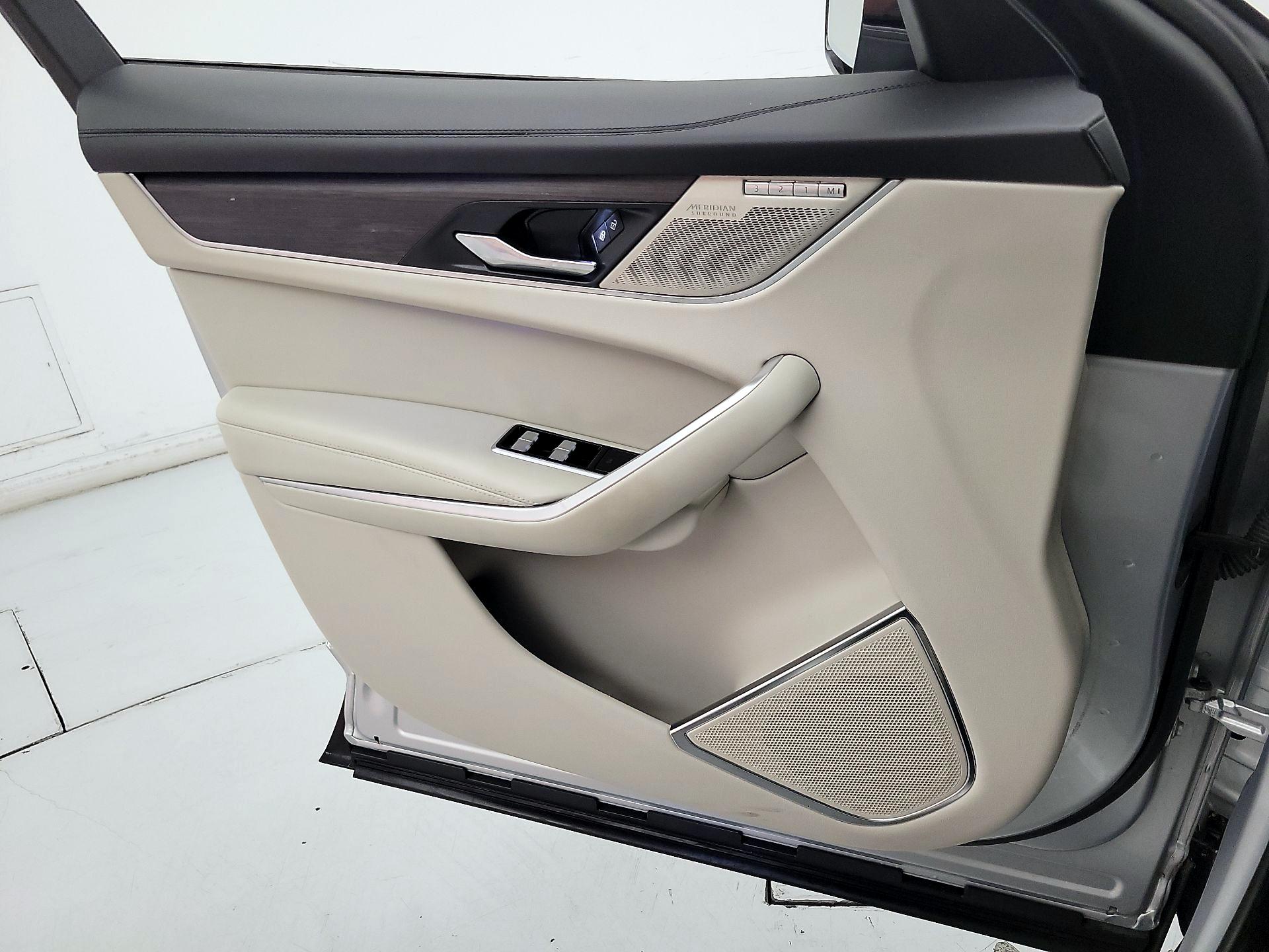 Thumbnail: 2022 Jaguar F-Pace - 12