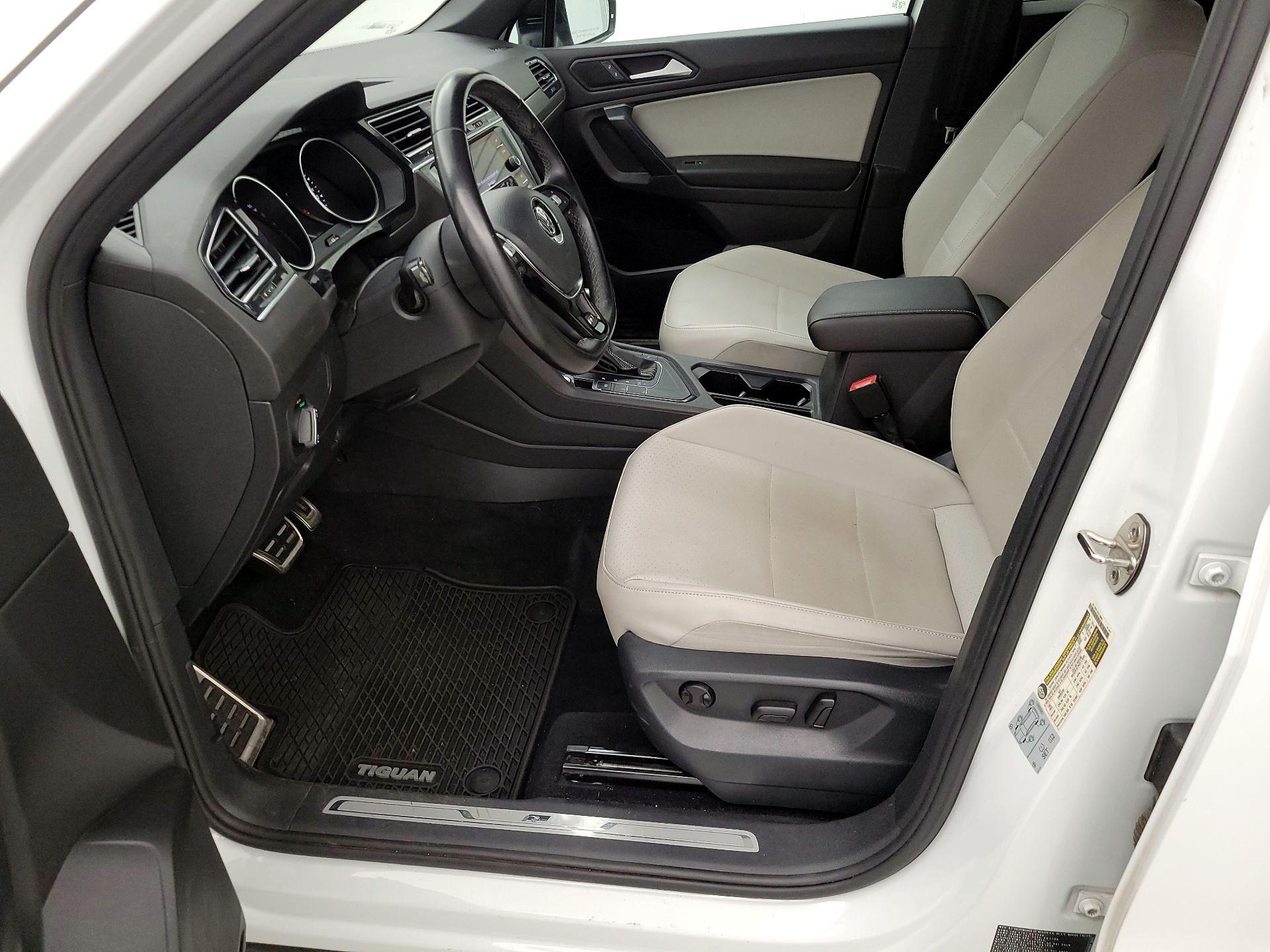 Thumbnail: 2021 Volkswagen Tiguan - 11