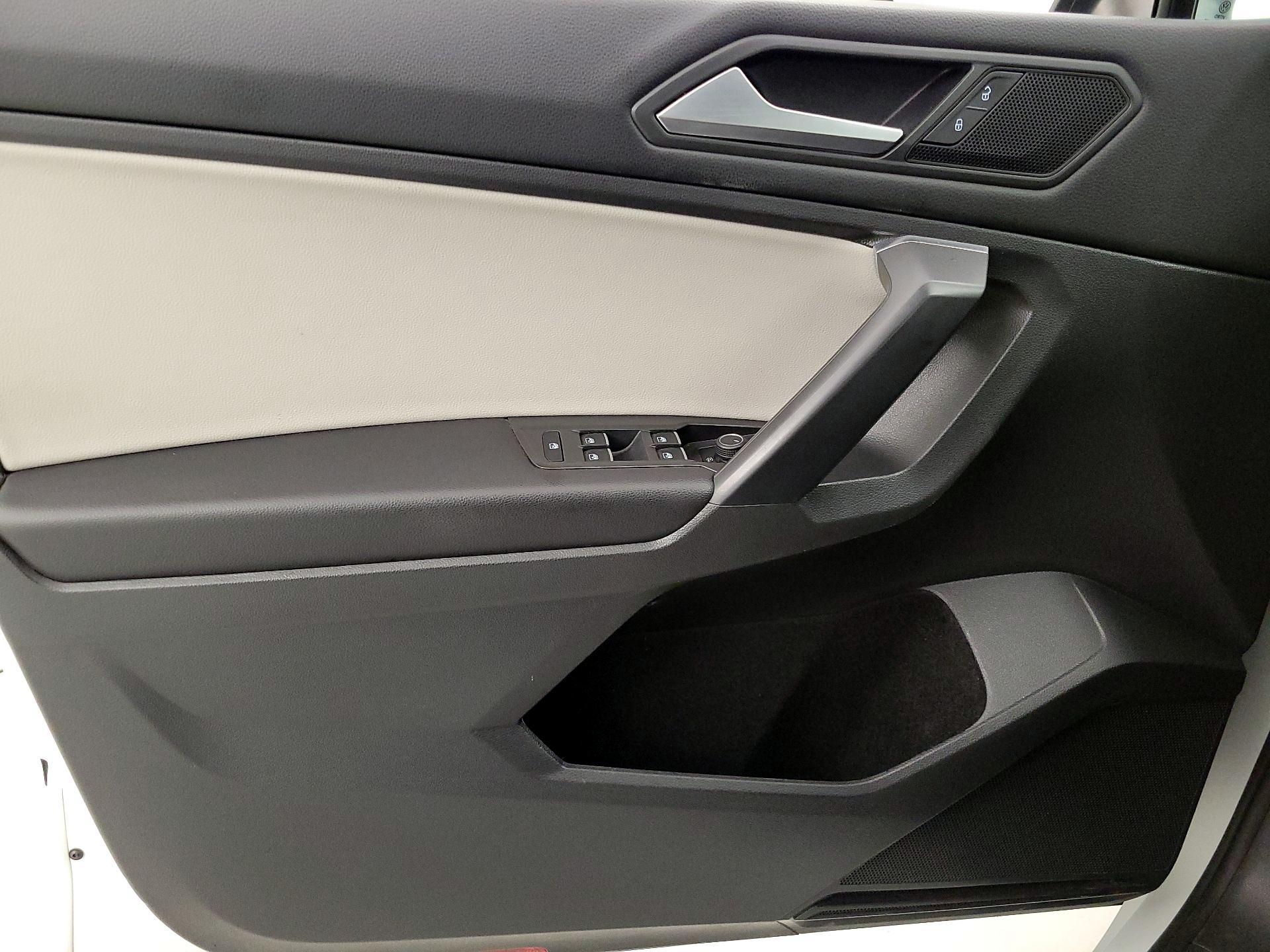 Thumbnail: 2021 Volkswagen Tiguan - 12