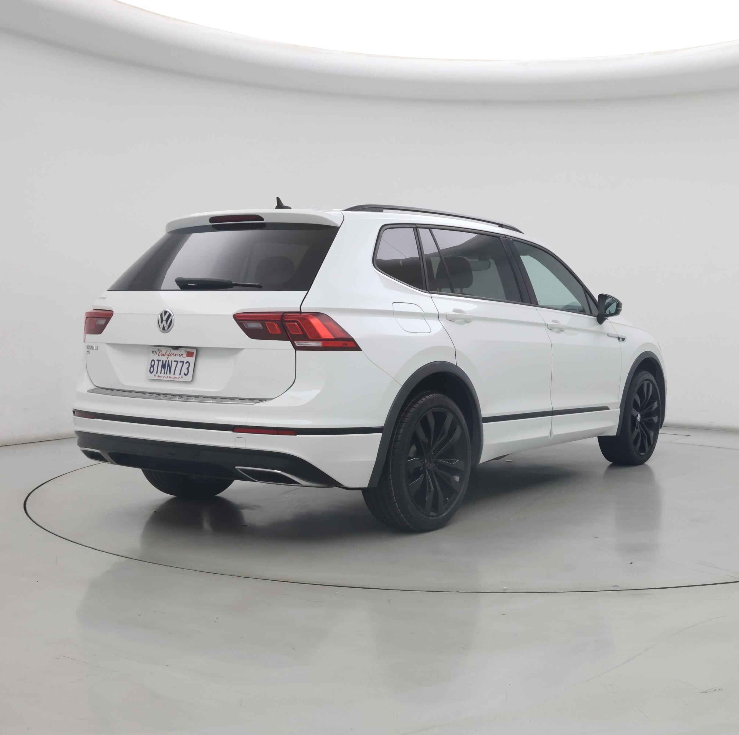 Thumbnail: 2021 Volkswagen Tiguan - 8