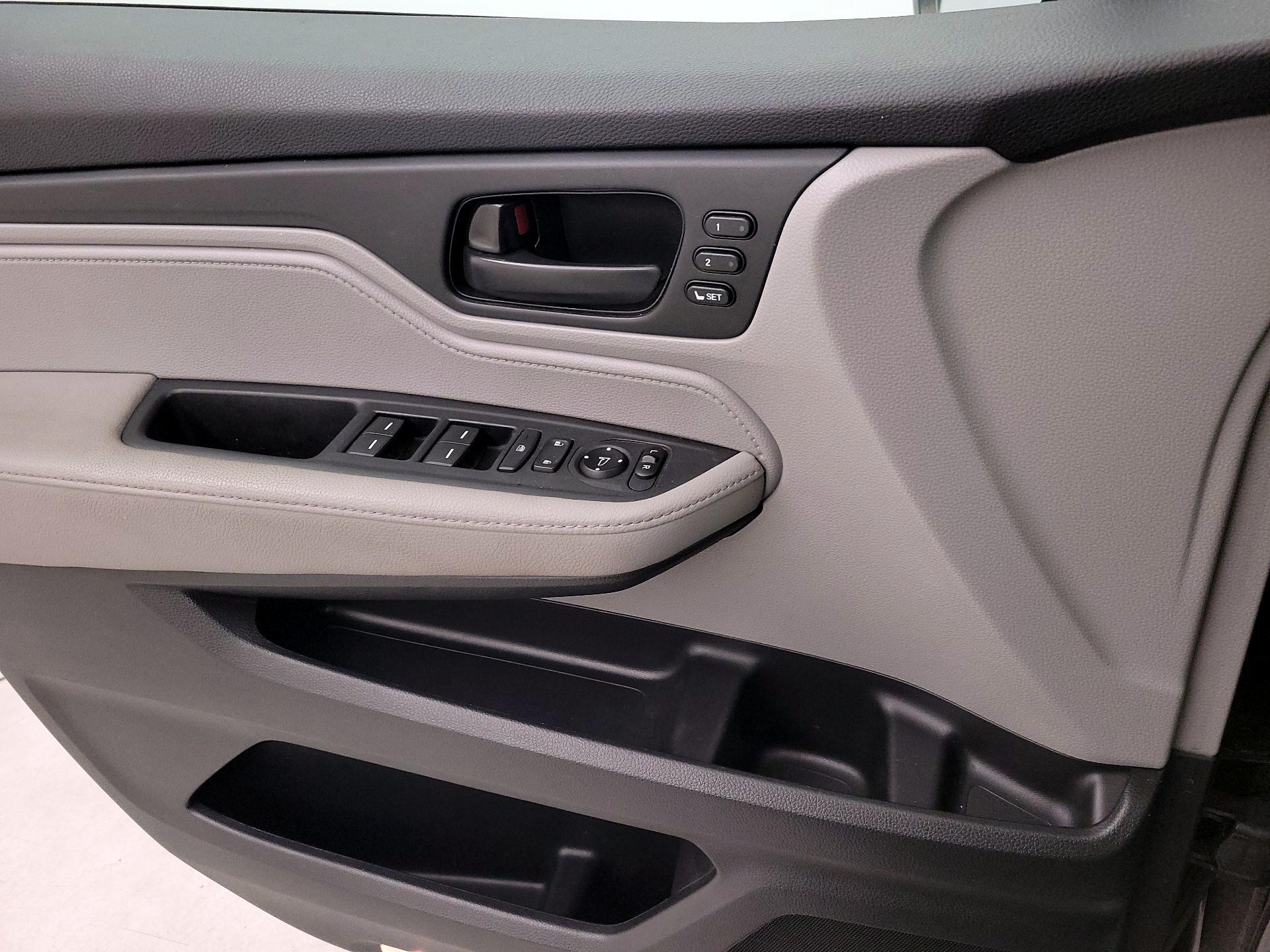 Thumbnail: 2019 Honda Odyssey - 12