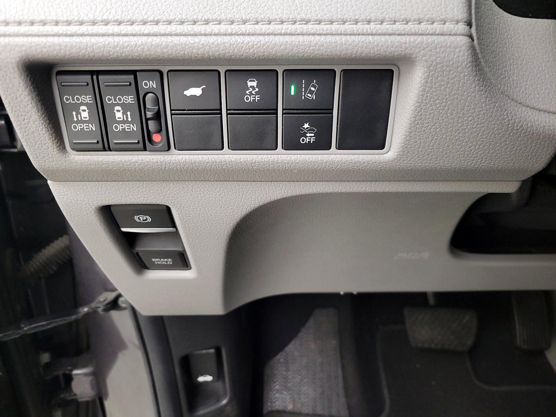 Thumbnail: 2019 Honda Odyssey - 13