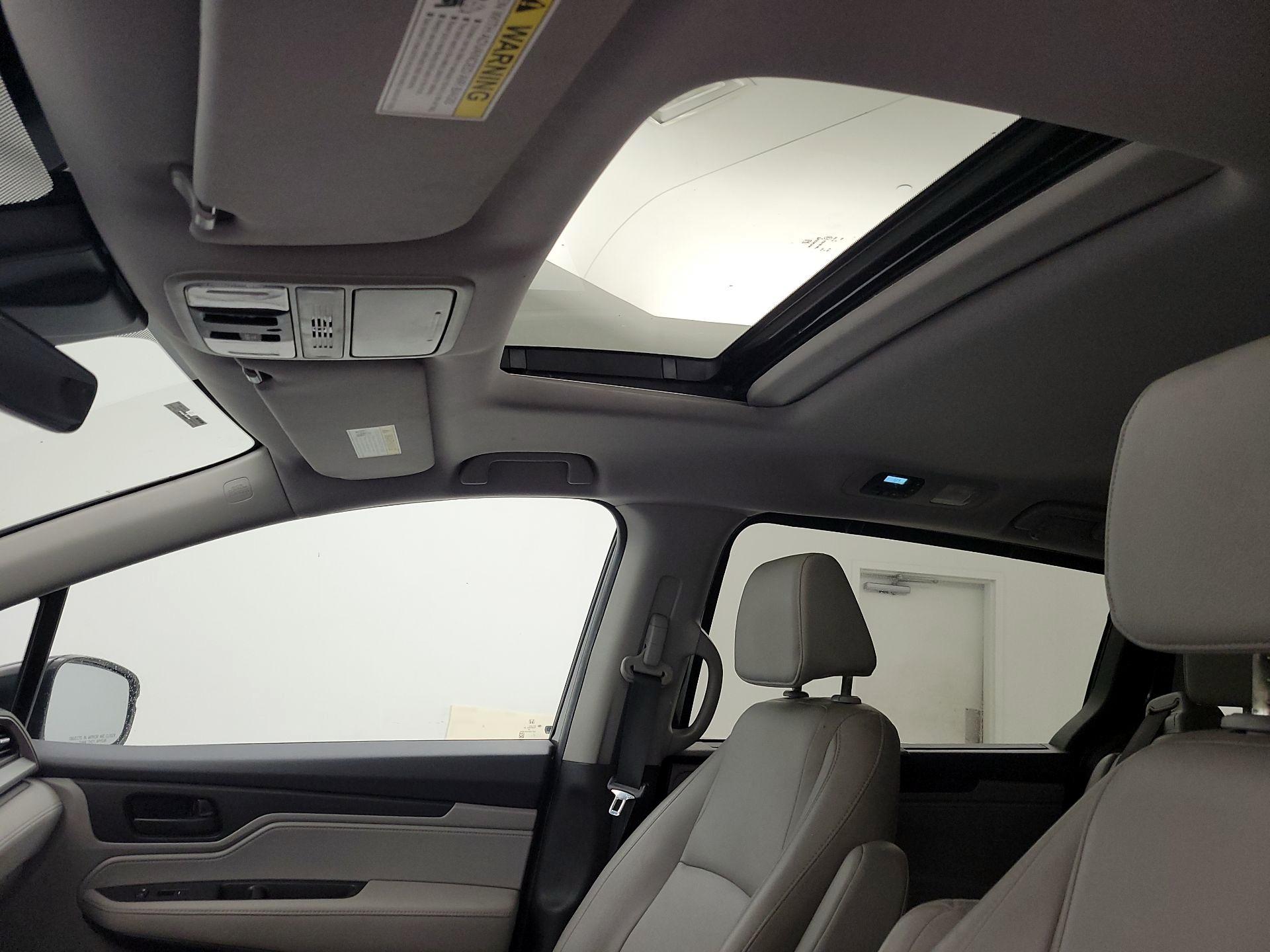 Thumbnail: 2019 Honda Odyssey - 18