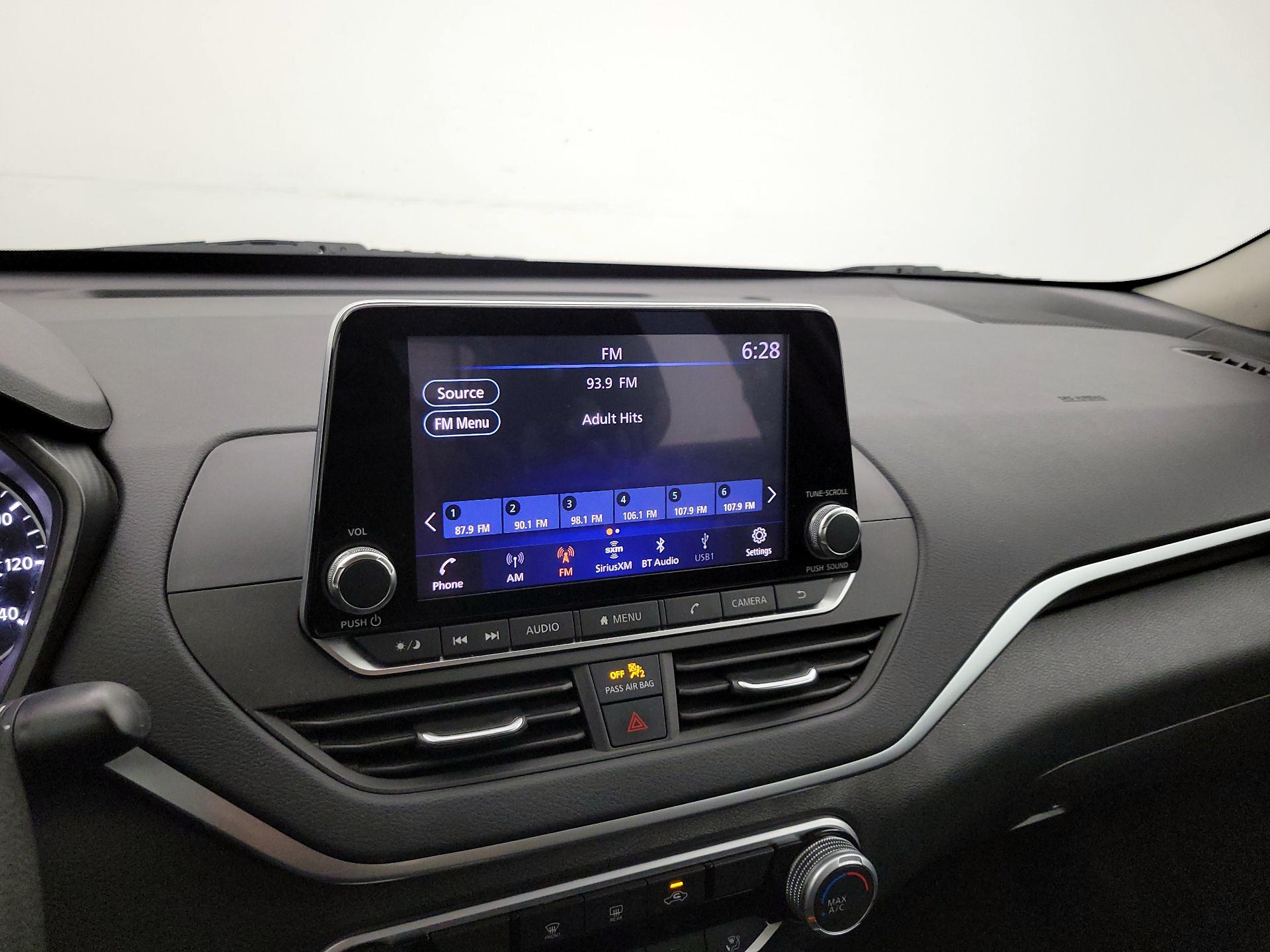Thumbnail: 2019 Nissan Altima - 15