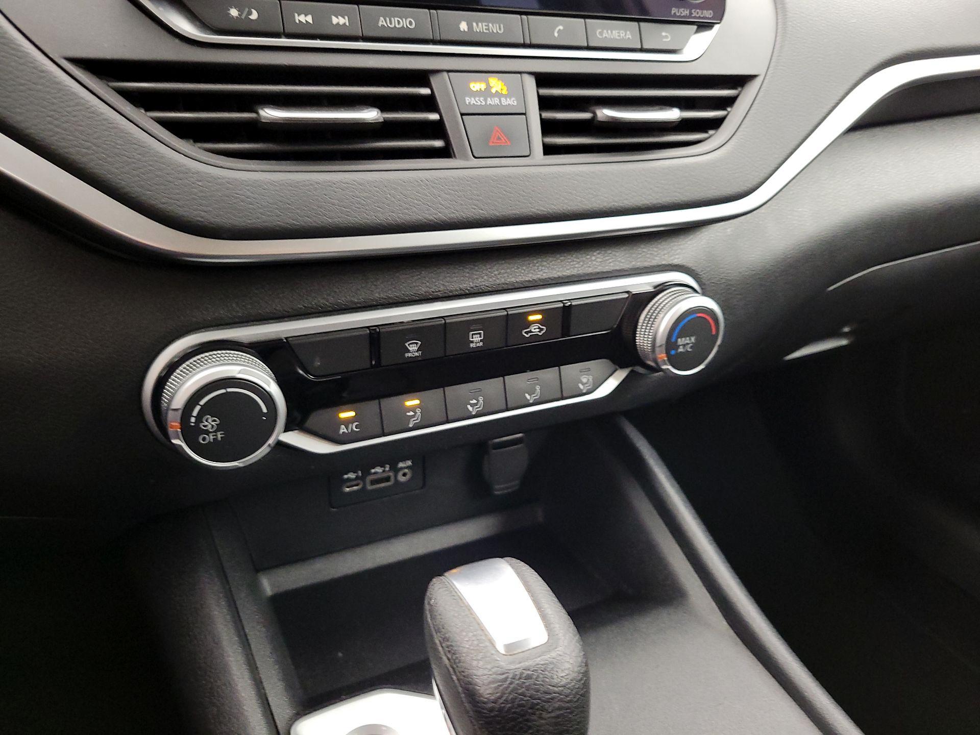 Thumbnail: 2019 Nissan Altima - 16