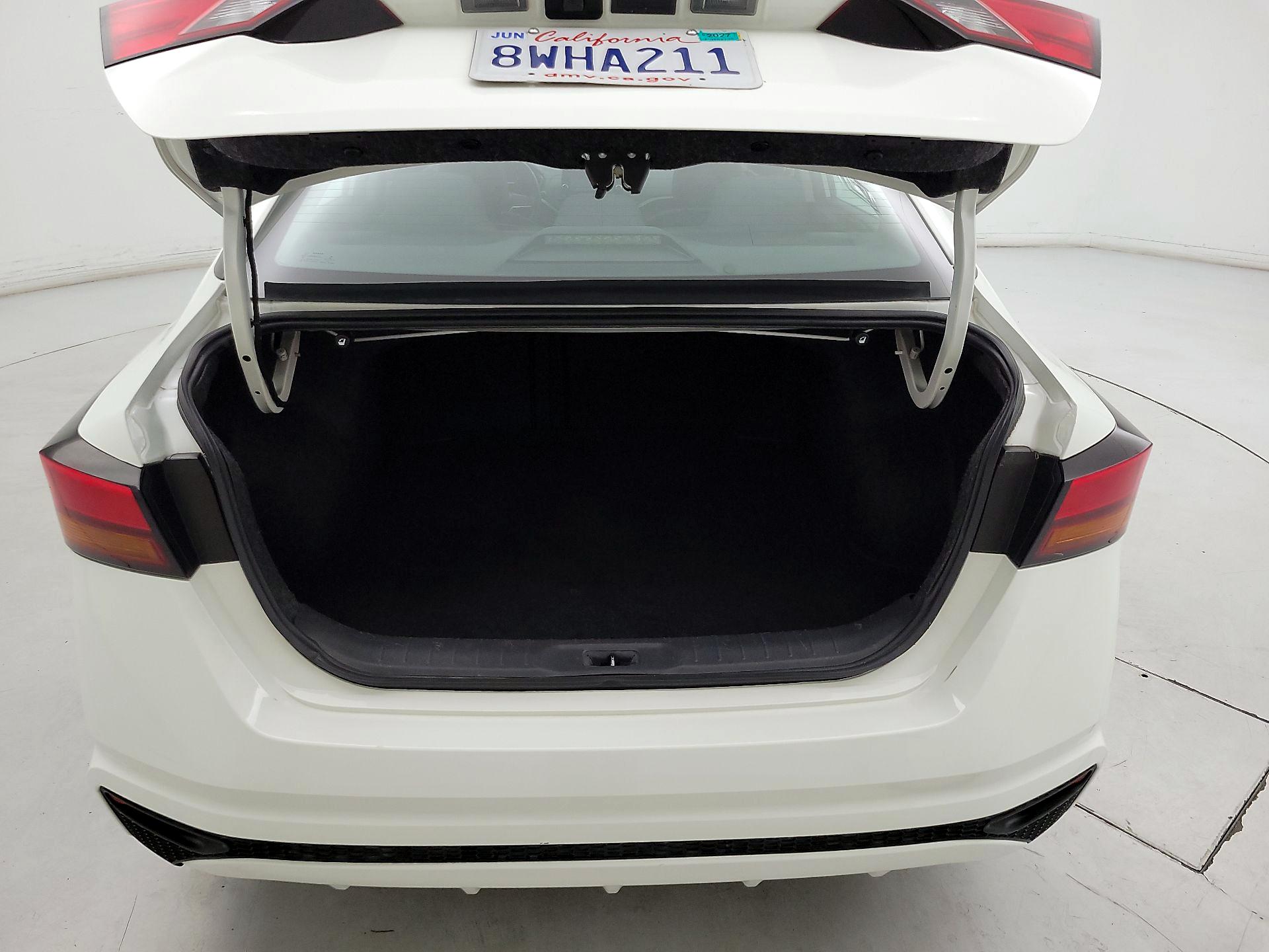 Thumbnail: 2019 Nissan Altima - 20