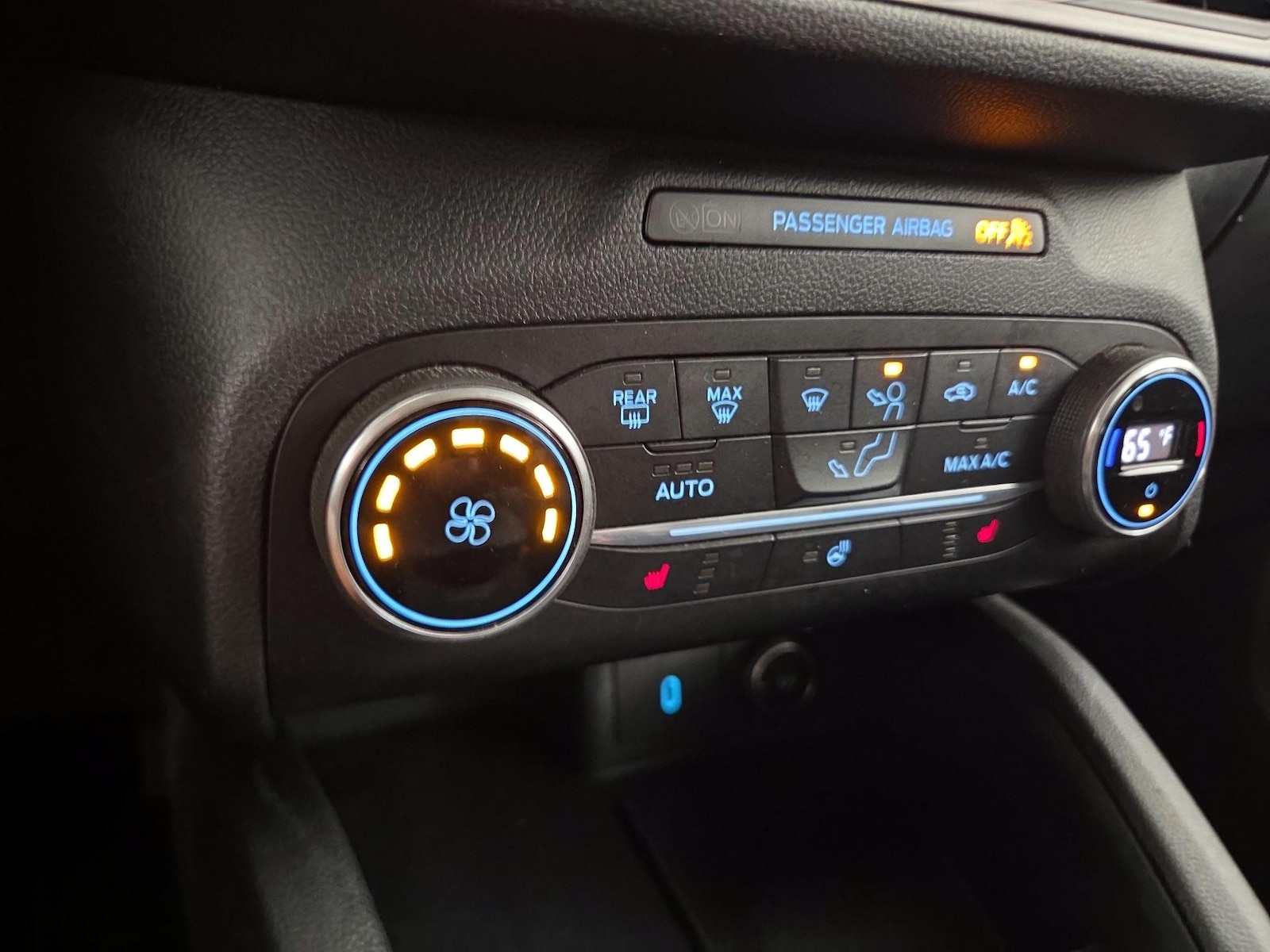 2020 Ford Escape SEL - Photo 17