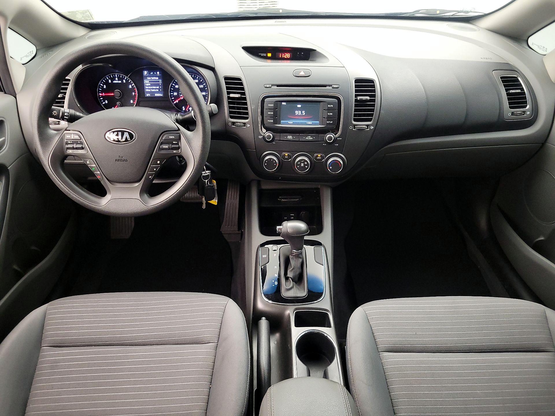 Thumbnail: 2017 Kia Forte - 9