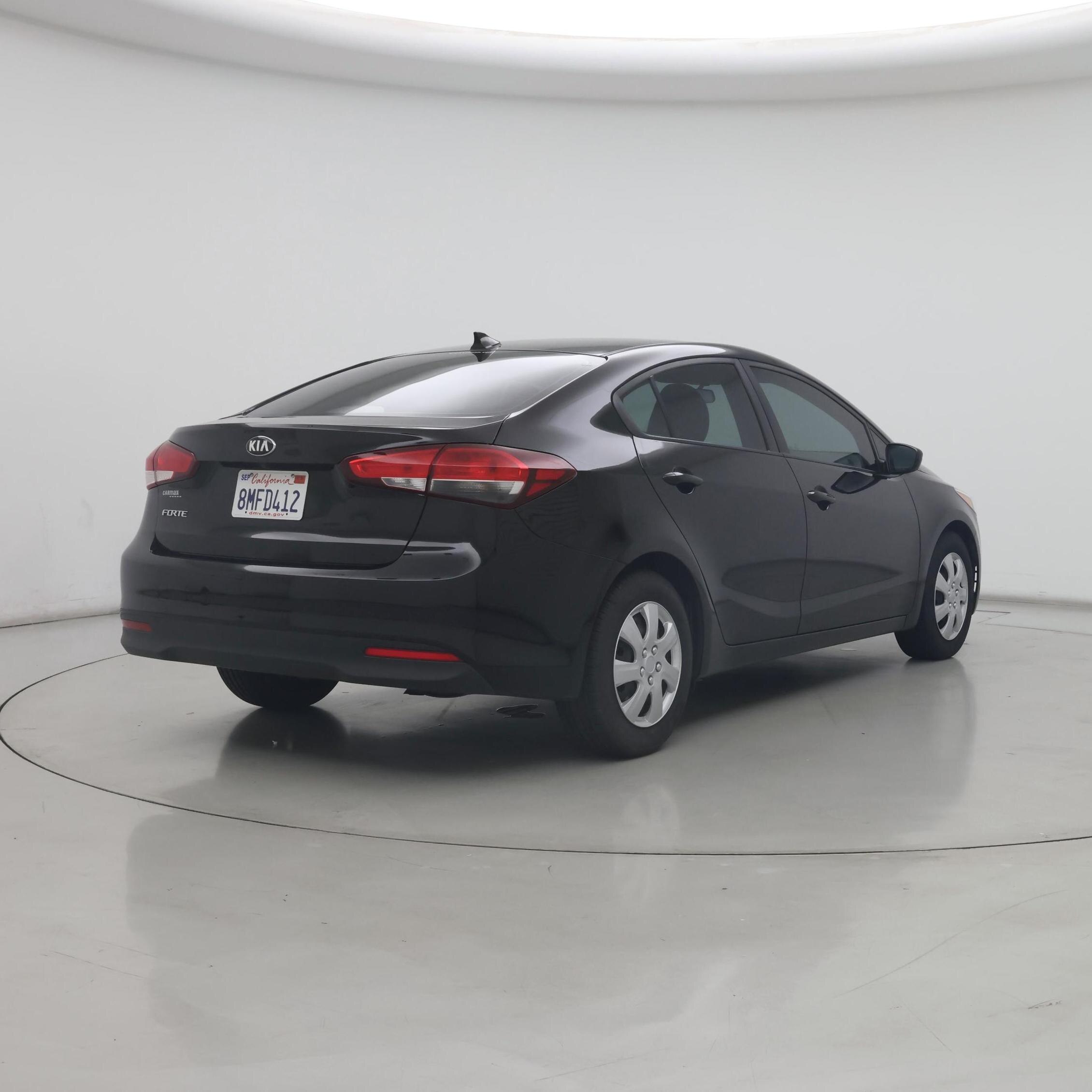 Thumbnail: 2017 Kia Forte - 8