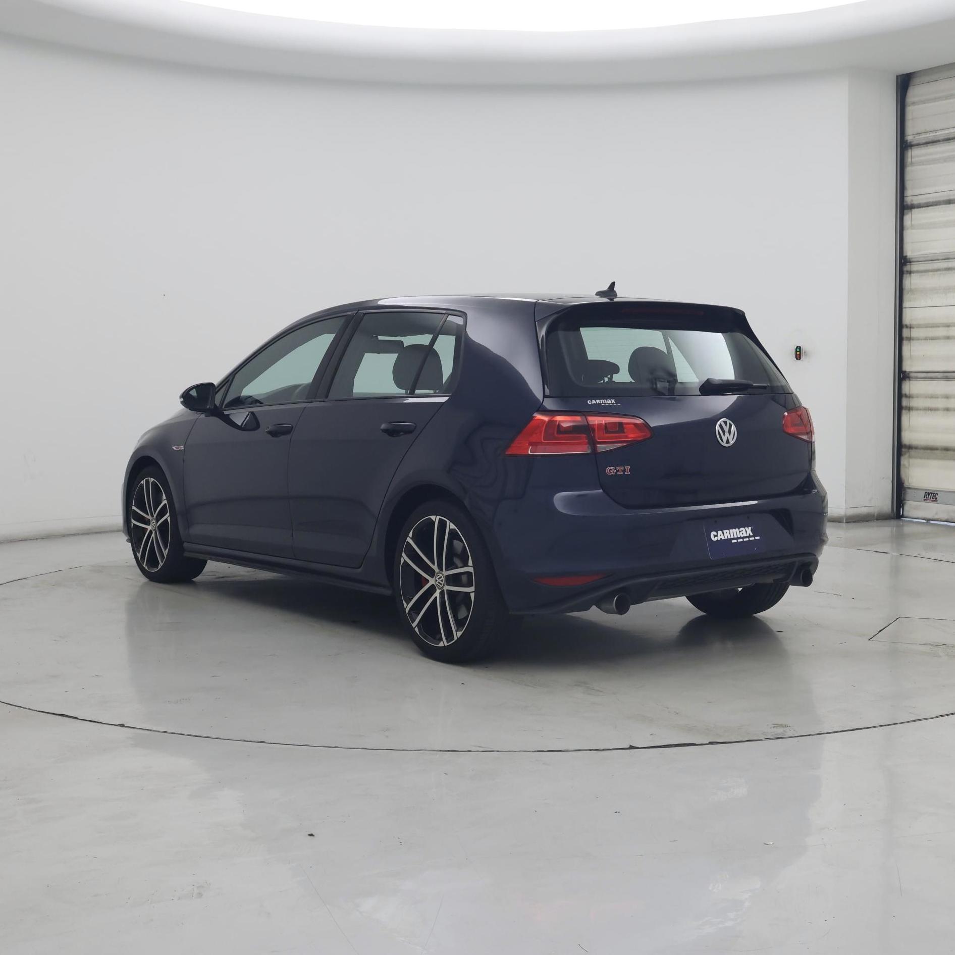 Thumbnail: 2017 Volkswagen Golf - 2