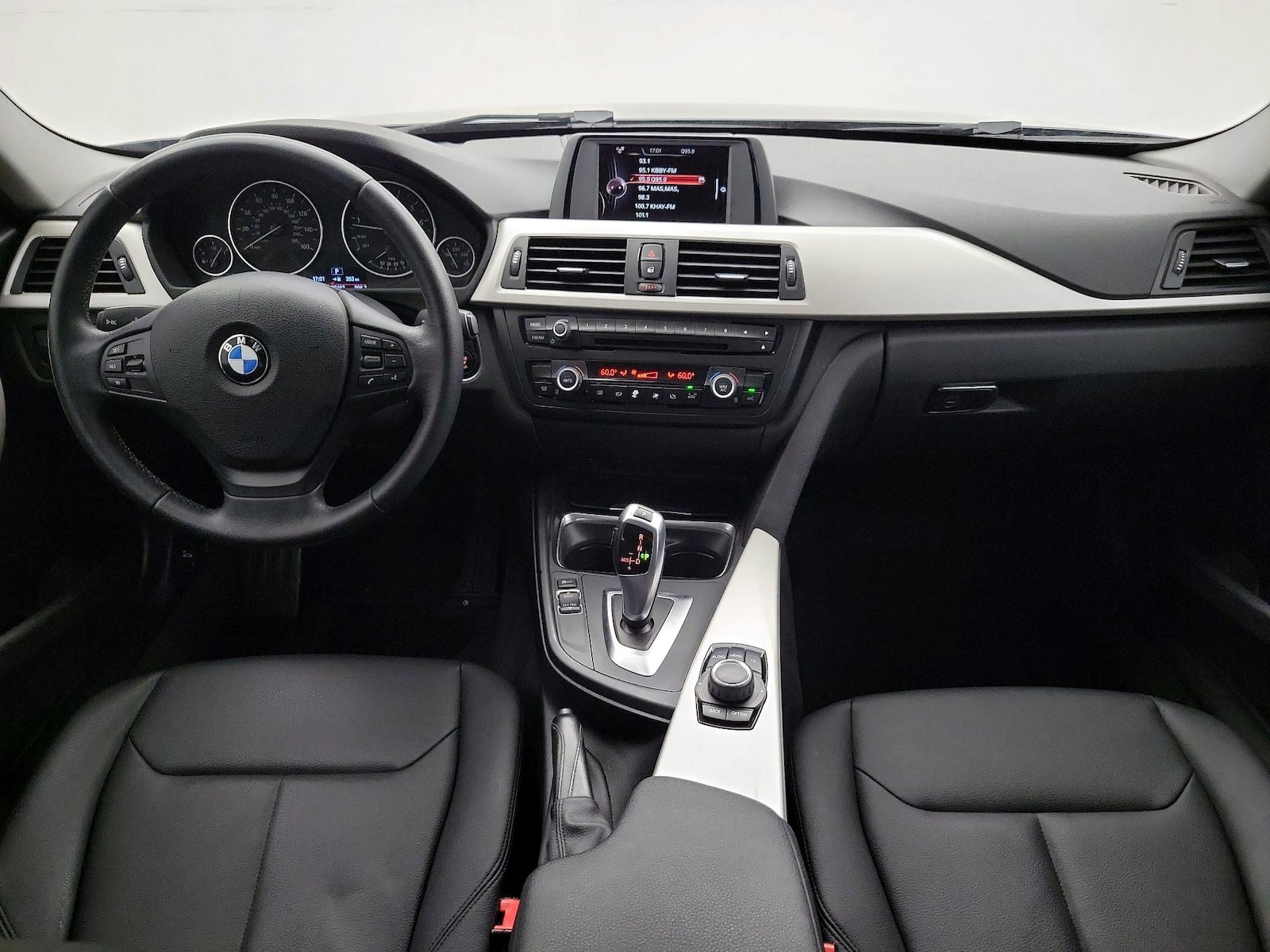 2015 BMW 3 Series 320i - Photo 10