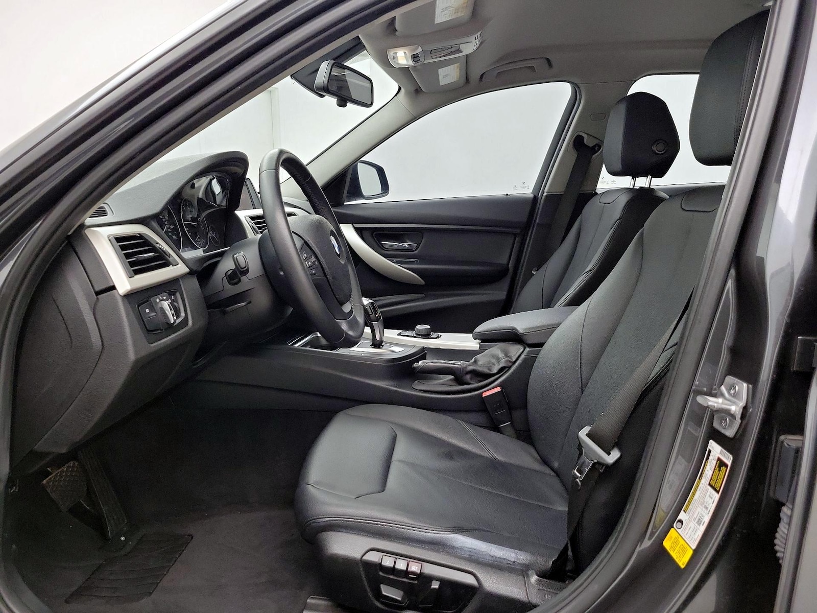 2015 BMW 3 Series 320i - Photo 12