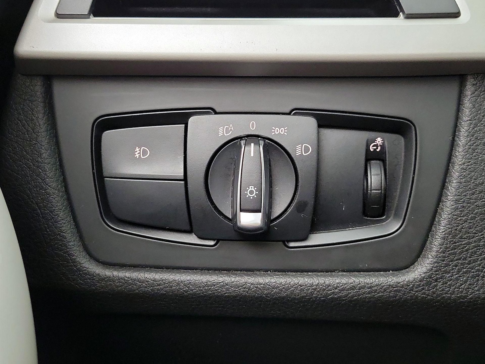 2015 BMW 3 Series 320i - Photo 14