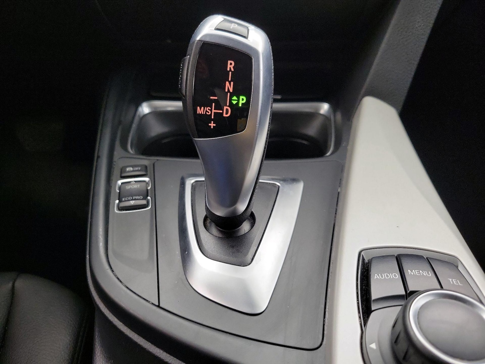 2015 BMW 3 Series 320i - Photo 17