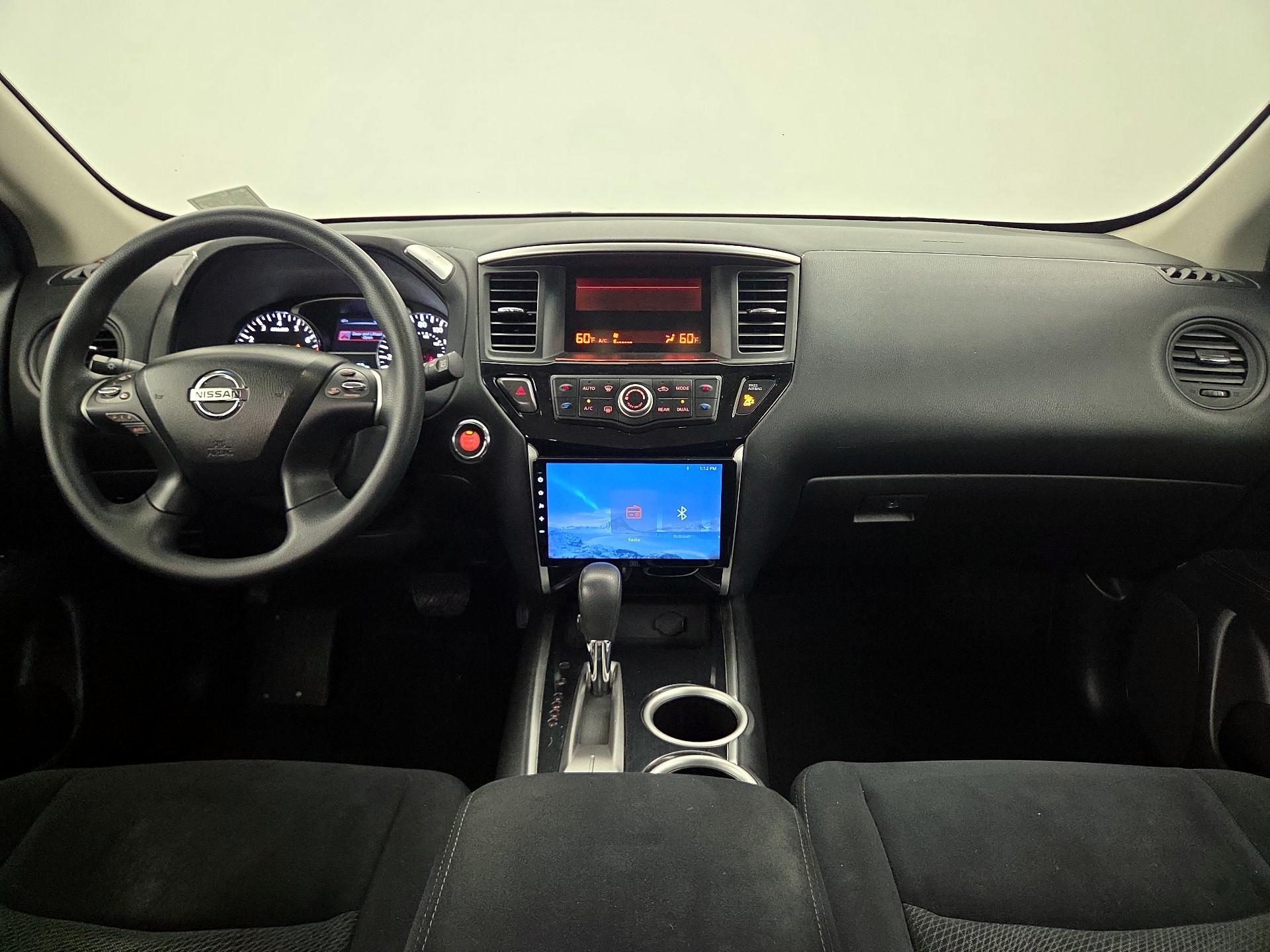 Thumbnail: 2015 Nissan Pathfinder - 9
