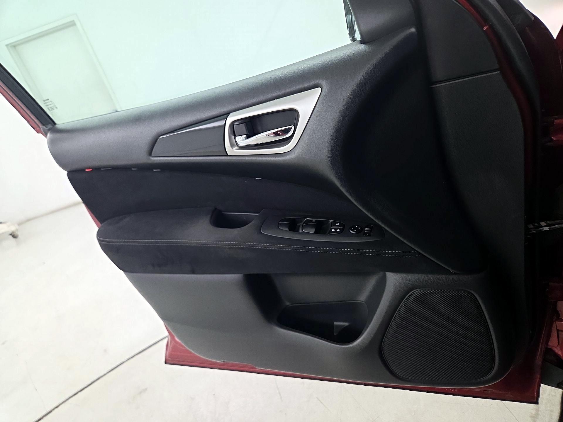 Thumbnail: 2015 Nissan Pathfinder - 12