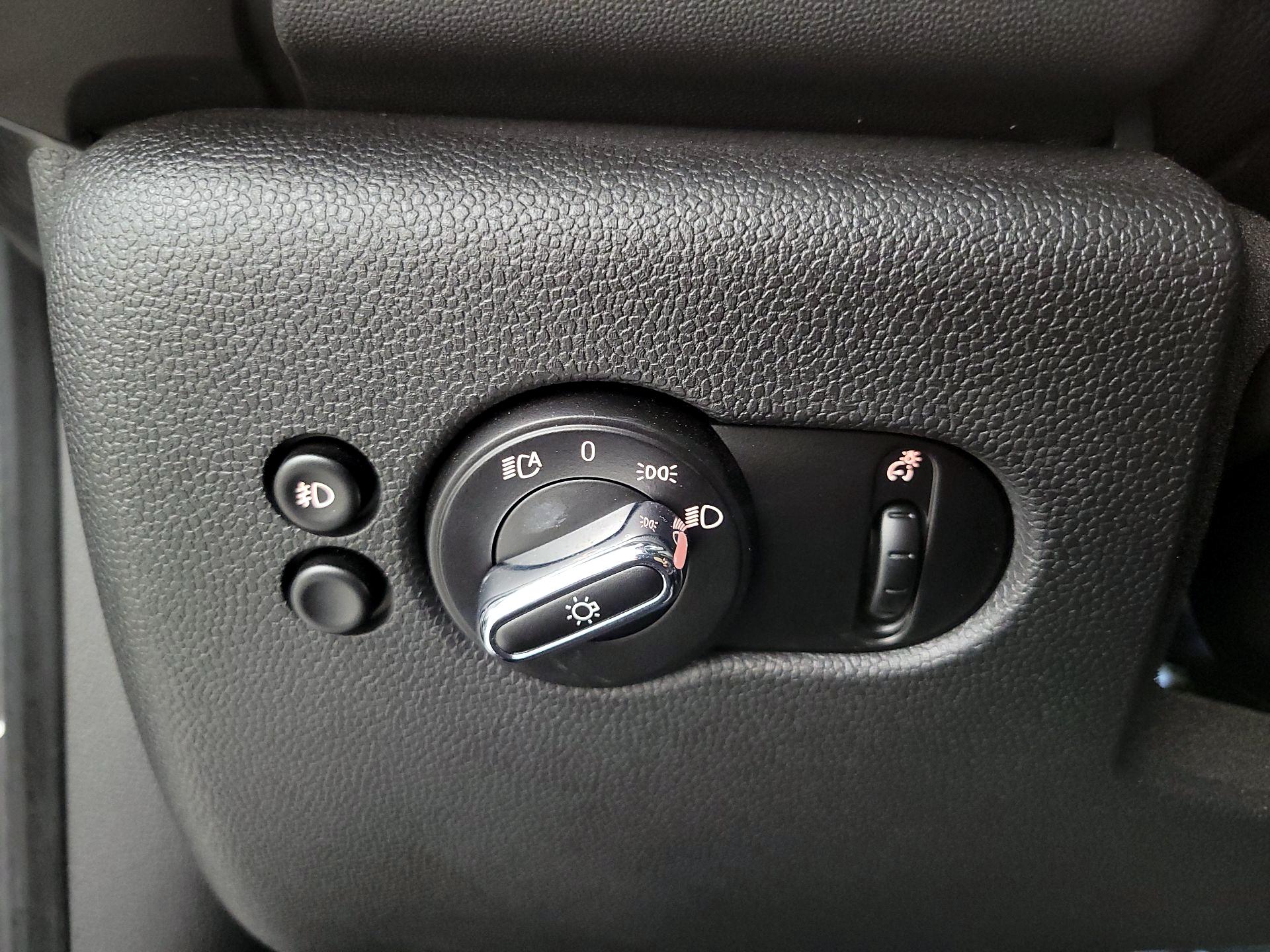 Thumbnail: 2020 MINI Cooper Hardtop - 13
