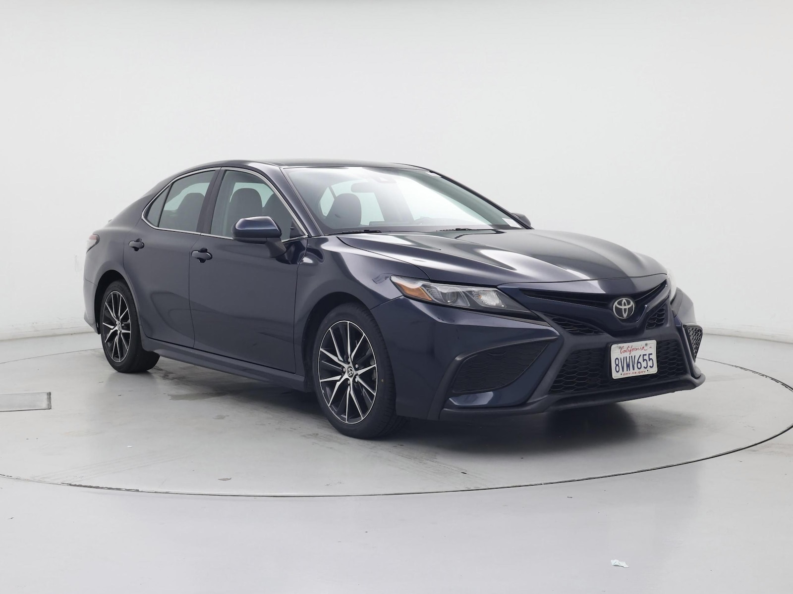 2021 Toyota Camry SE - Photo 2