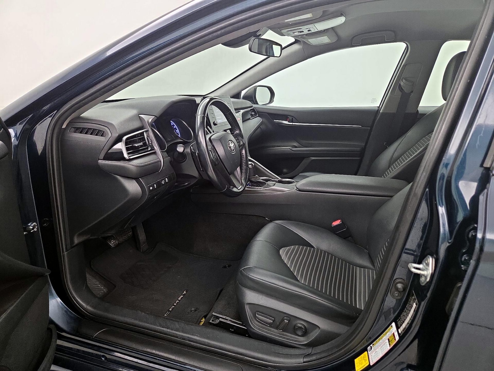 2021 Toyota Camry SE - Photo 12