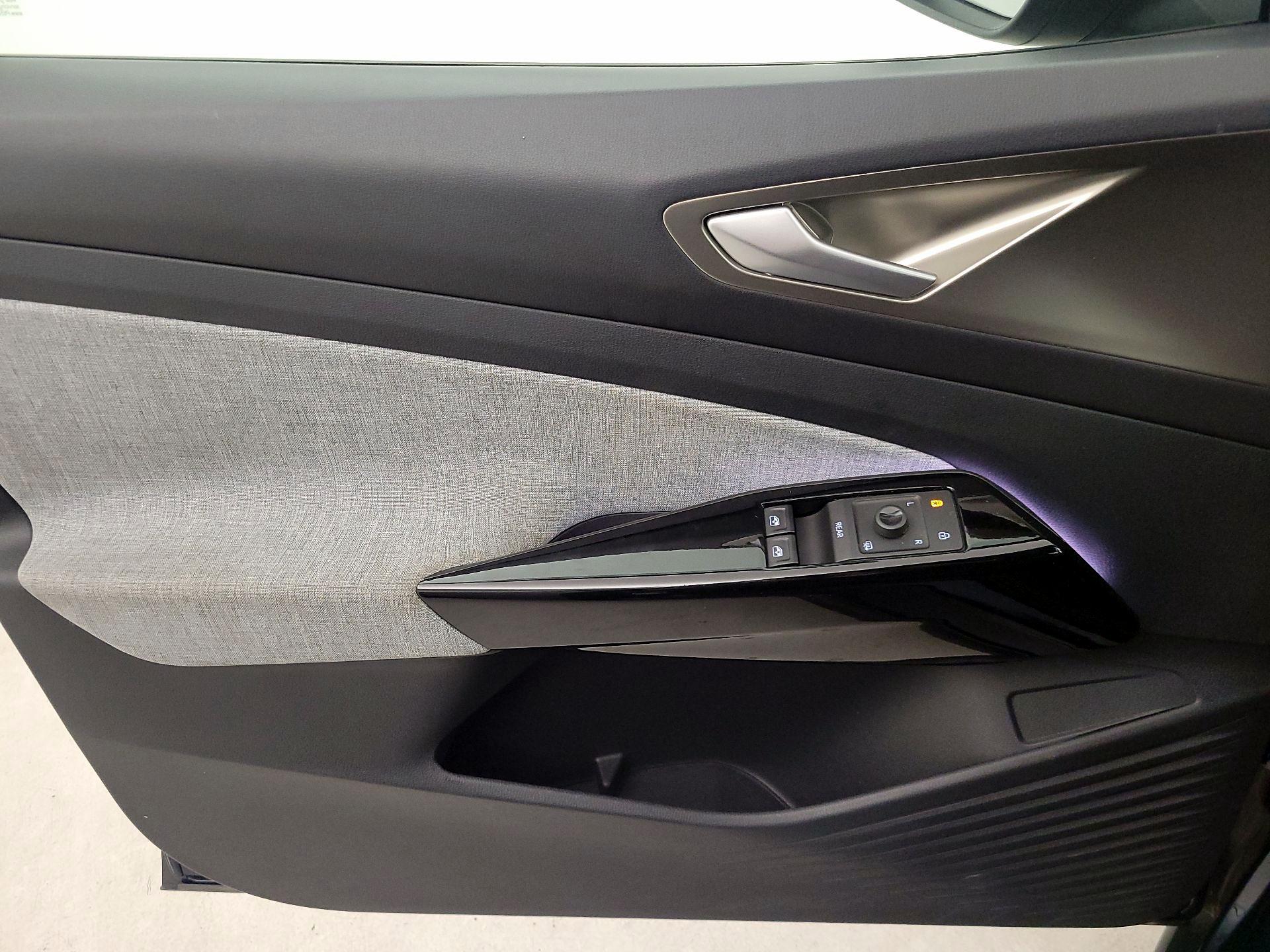 Thumbnail: 2023 Volkswagen ID.4 - 12