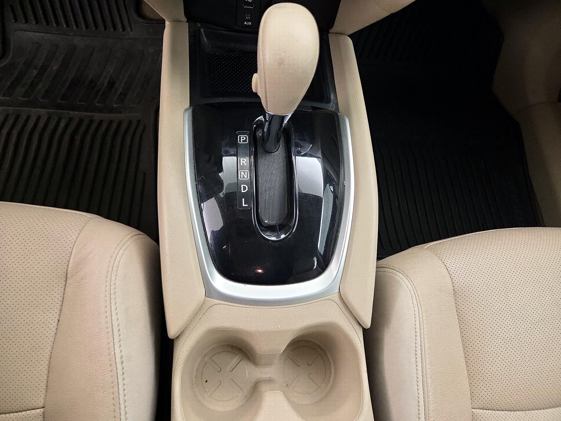 Thumbnail: 2015 Nissan Rogue - 17