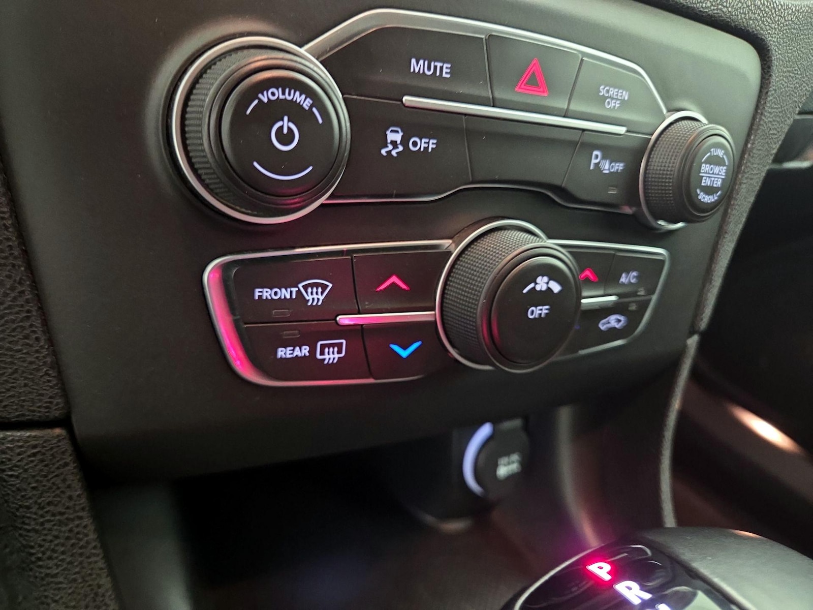 2023 Dodge Charger SXT - Photo 17