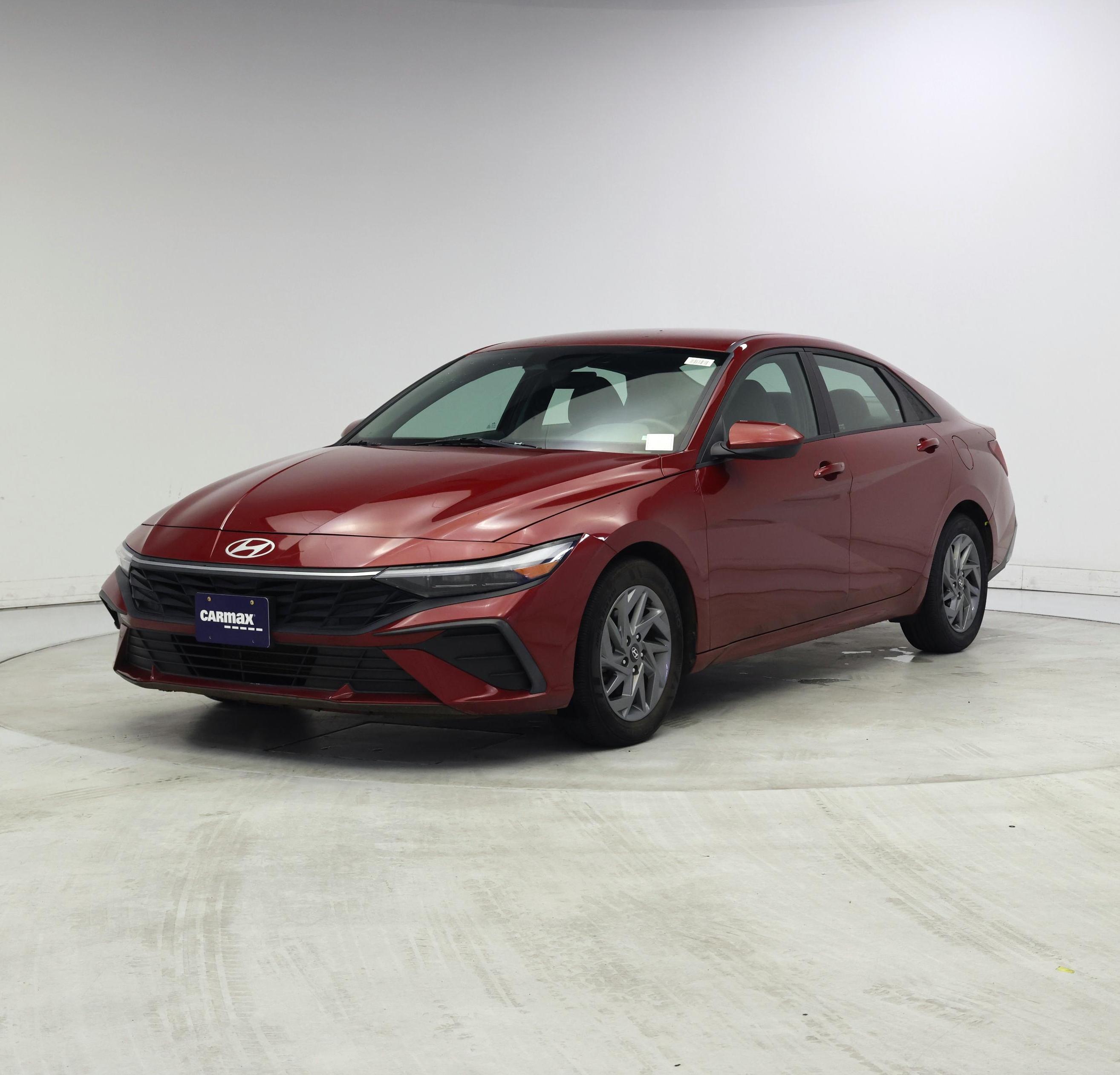 Thumbnail: 2024 Hyundai Elantra - 4