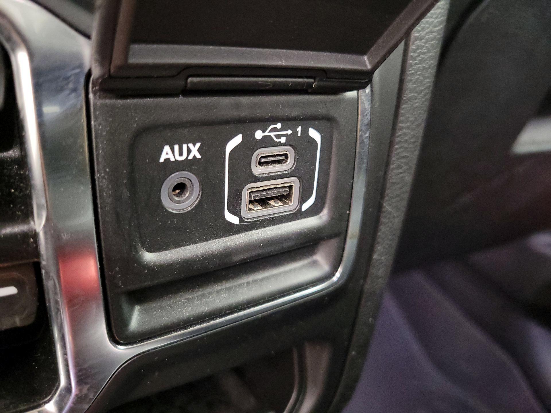 Thumbnail: 2021 Jeep Gladiator - 18