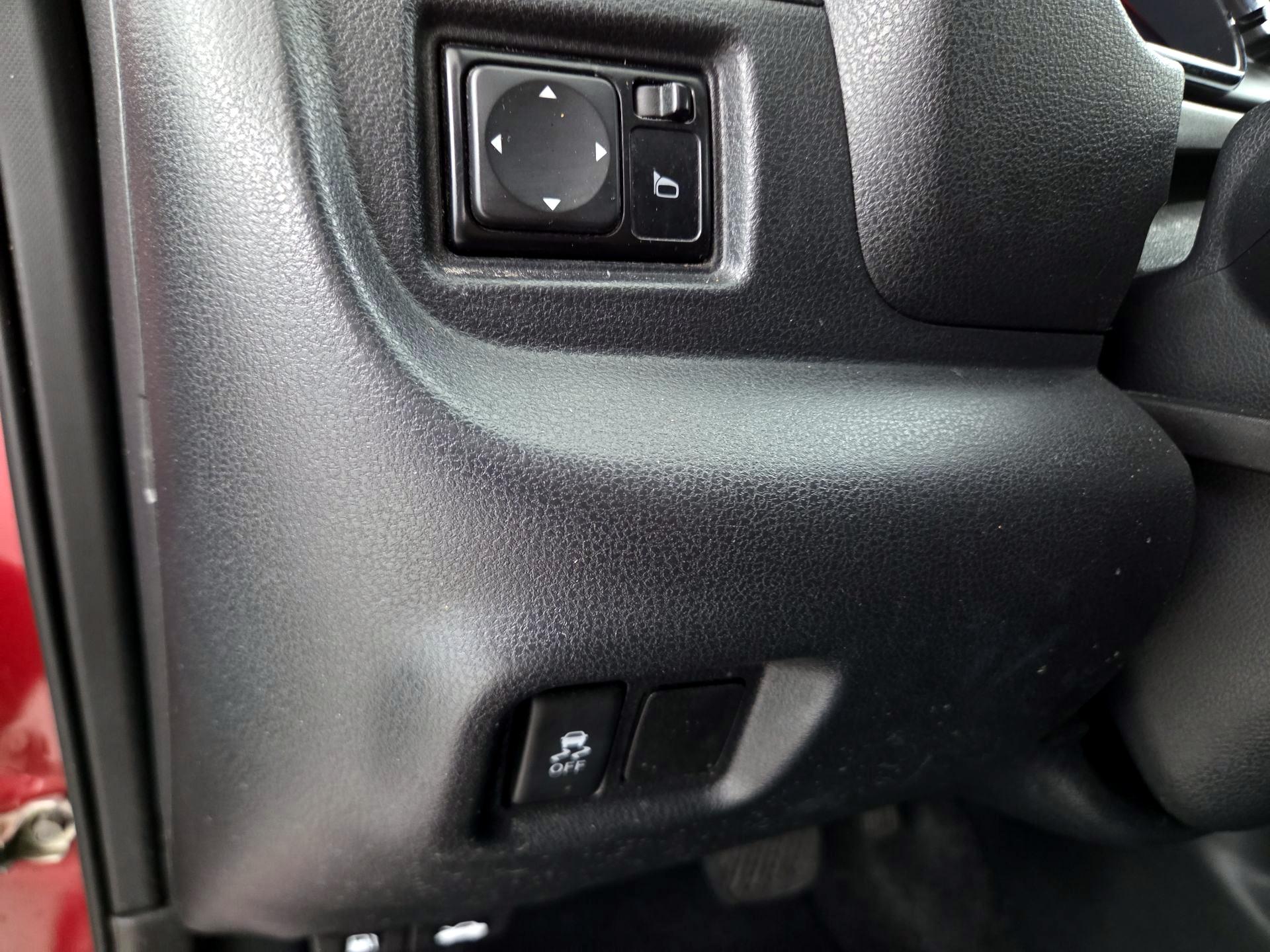Thumbnail: 2018 Nissan Versa Note - 13