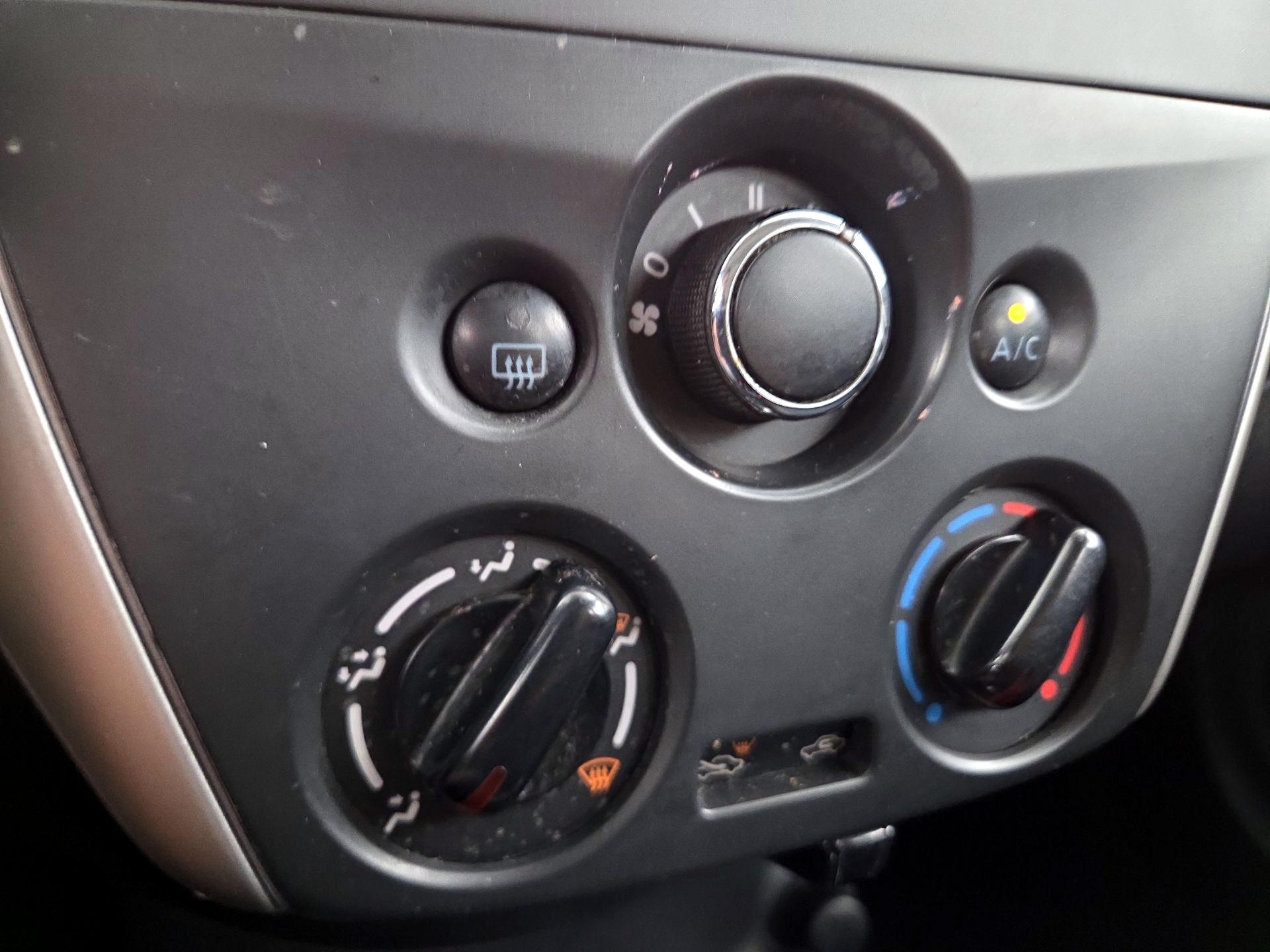 Thumbnail: 2018 Nissan Versa Note - 15