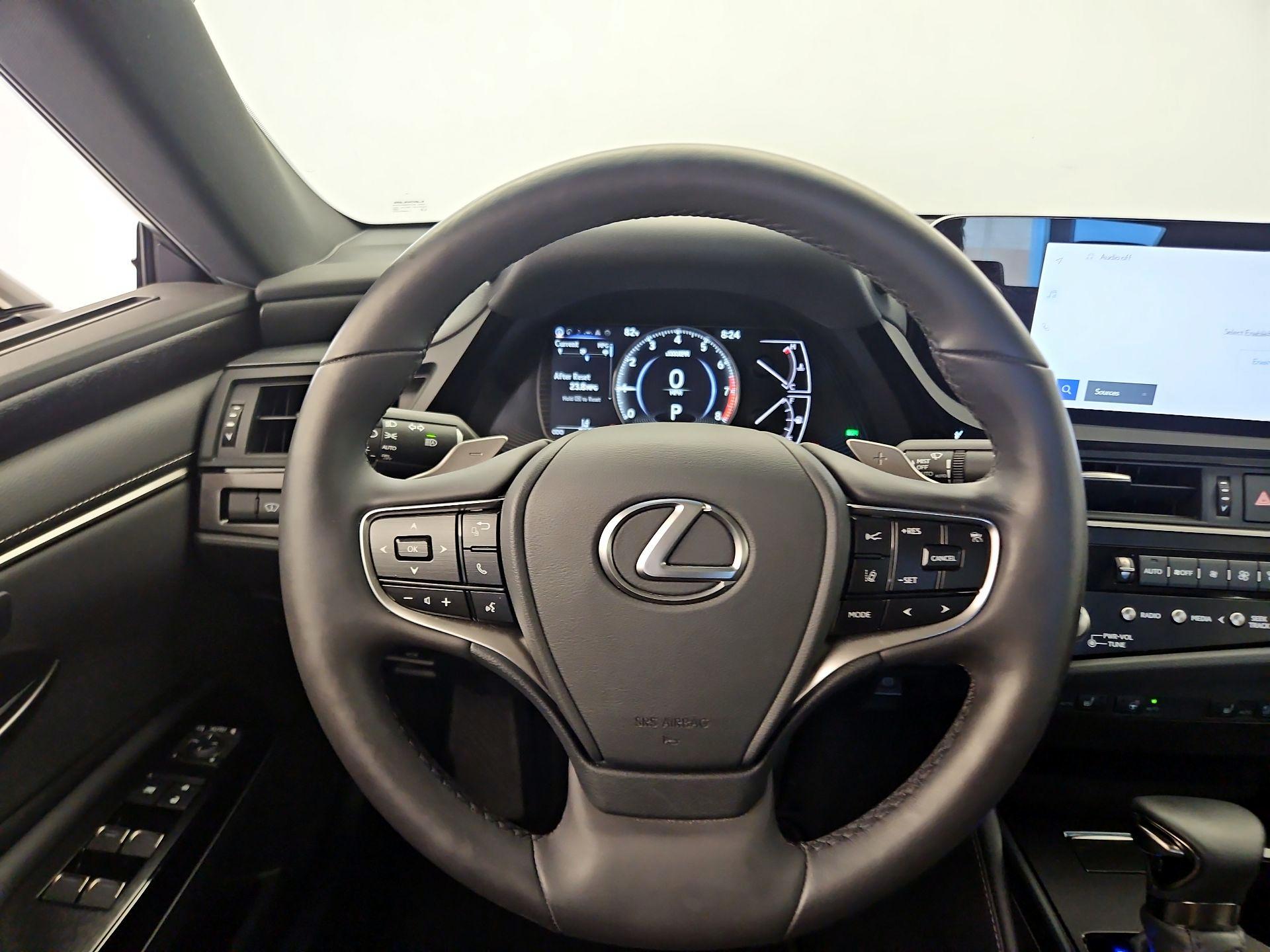 Thumbnail: 2024 Lexus ES - 10