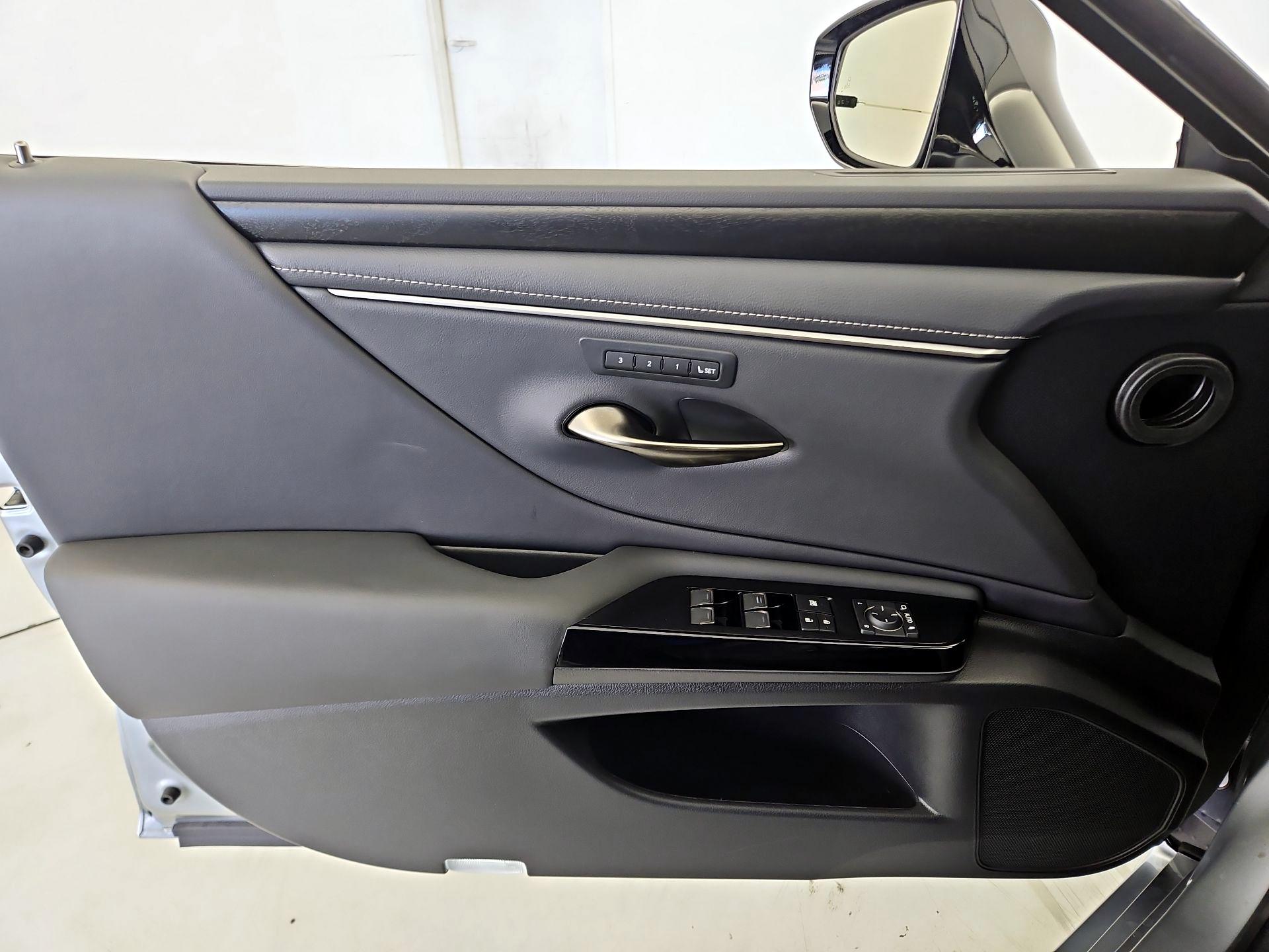 Thumbnail: 2024 Lexus ES - 12