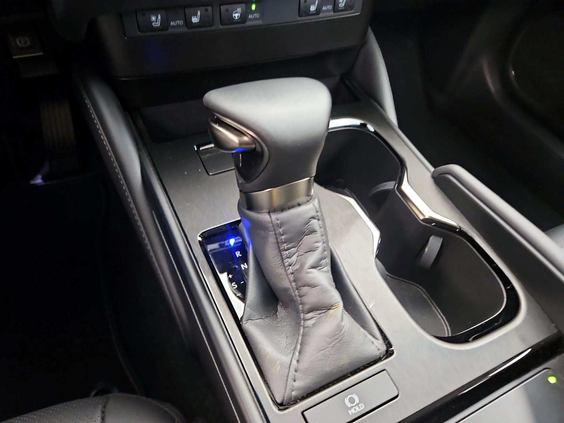 Thumbnail: 2024 Lexus ES - 17