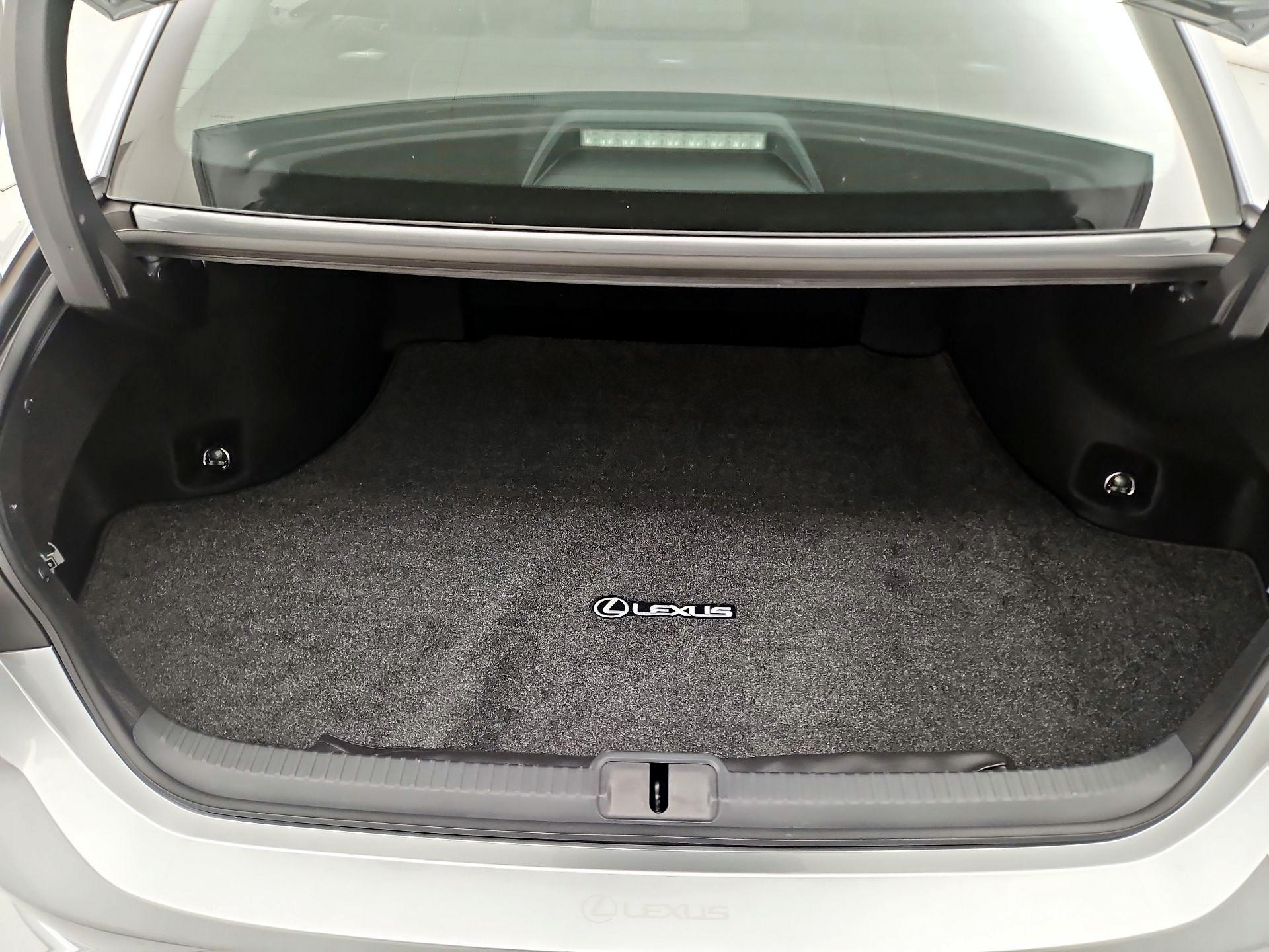 Thumbnail: 2024 Lexus ES - 20