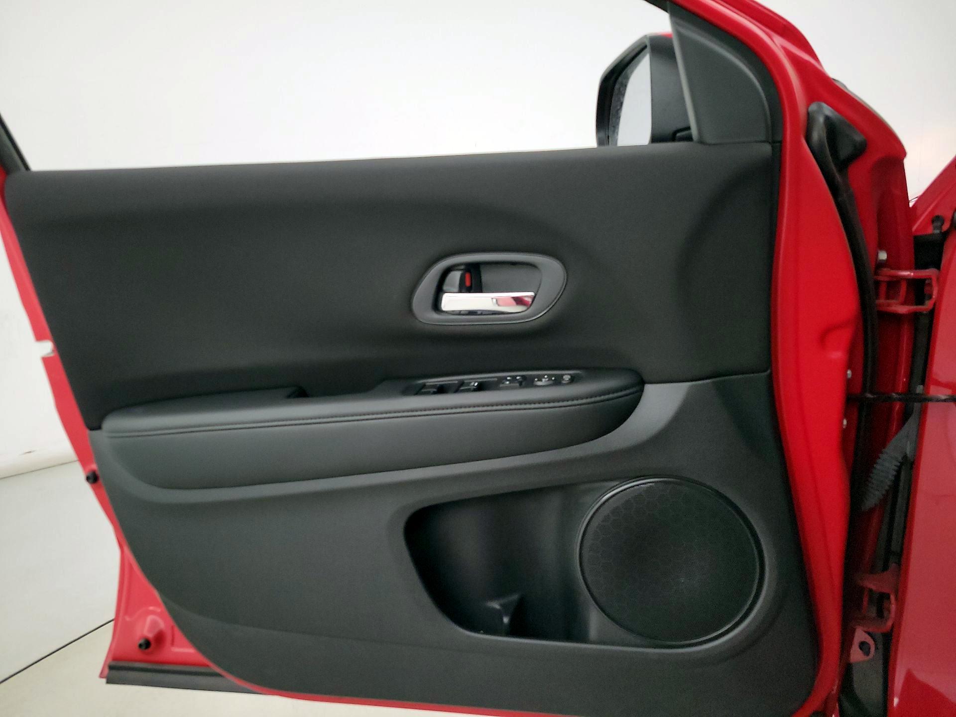 Thumbnail: 2016 Honda HR-V - 12