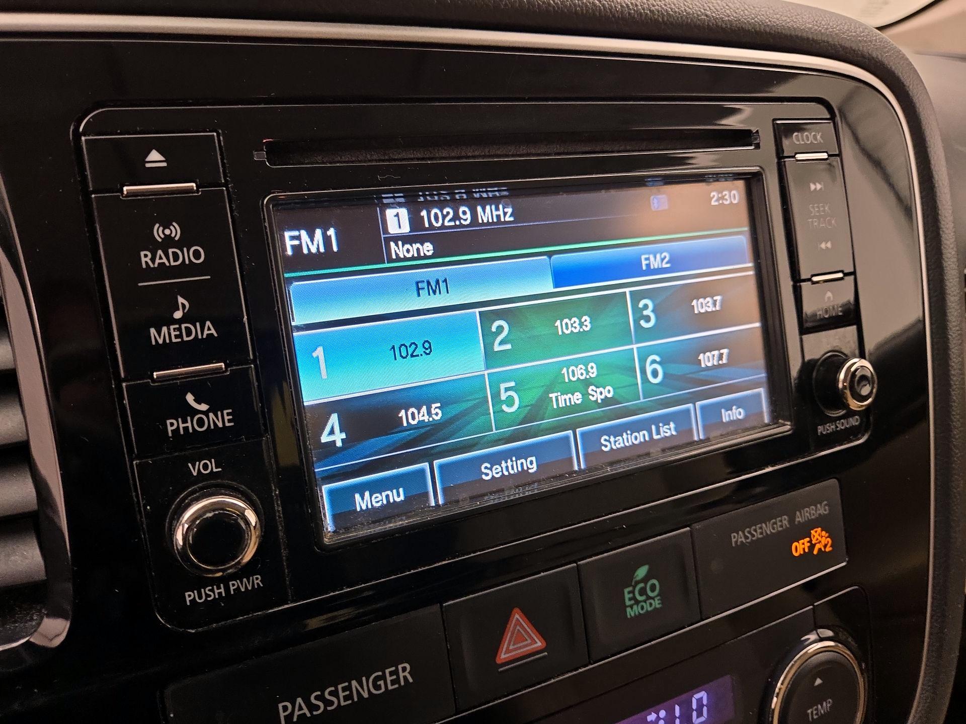 Thumbnail: 2016 Mitsubishi Outlander - 15