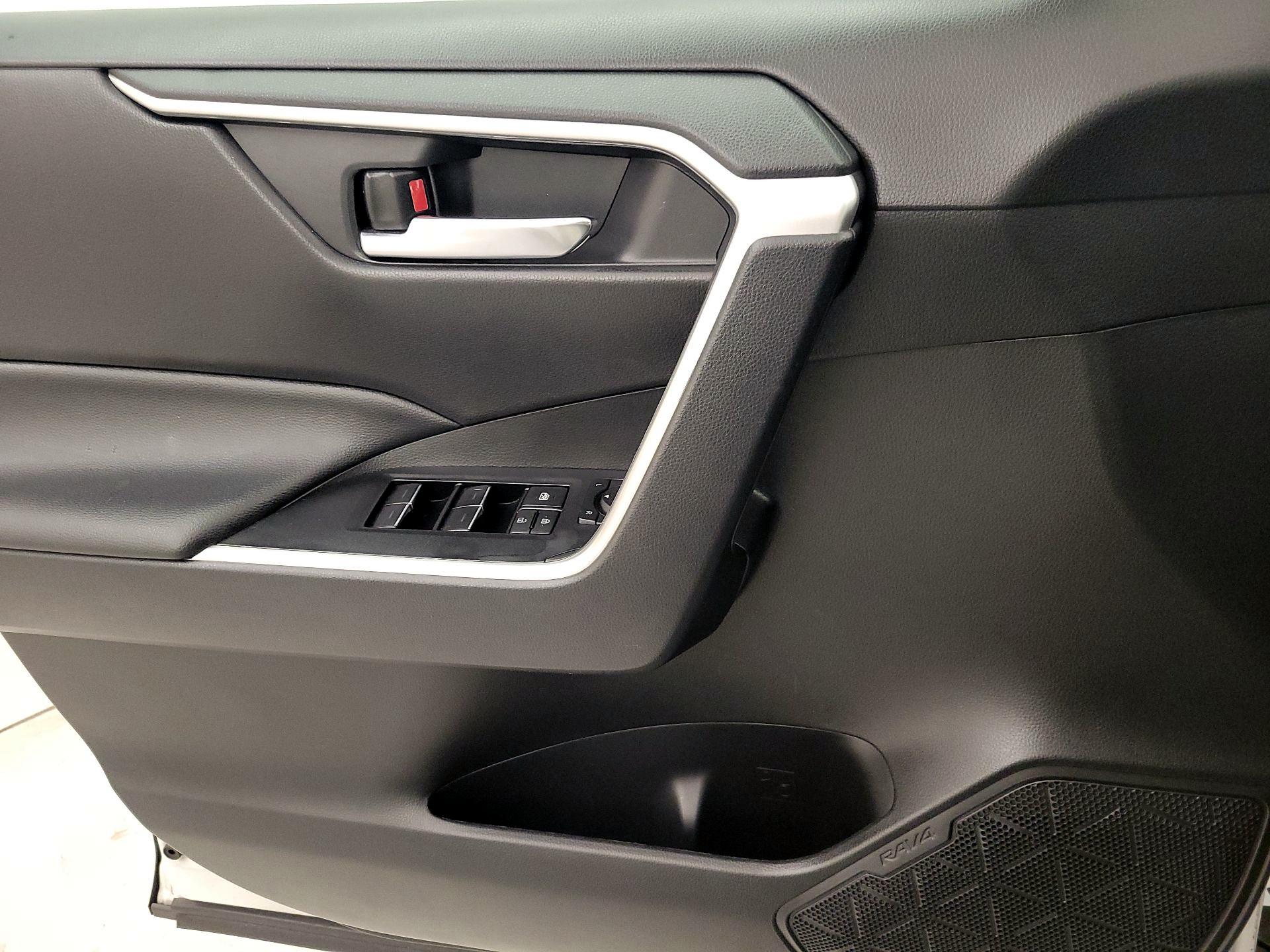 Thumbnail: 2024 Toyota RAV4 - 12