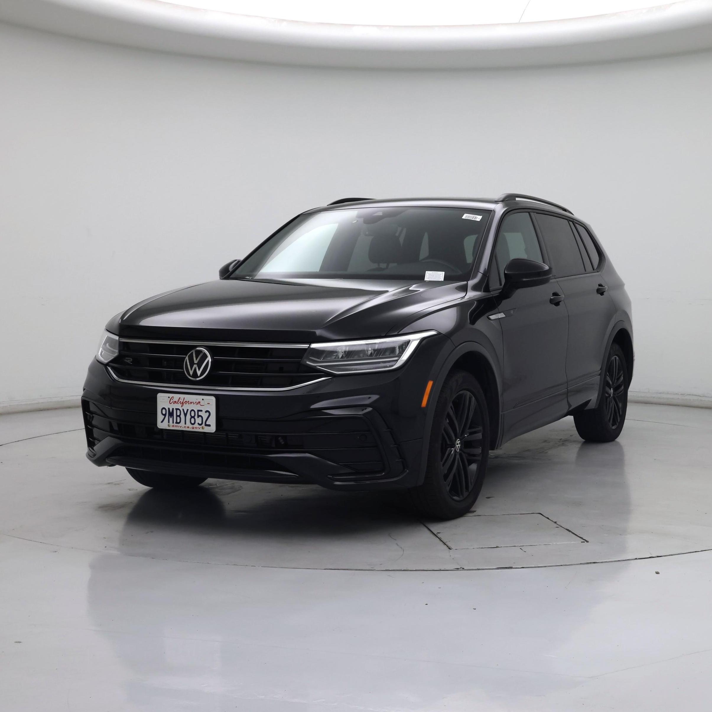 Thumbnail: 2022 Volkswagen Tiguan - 4