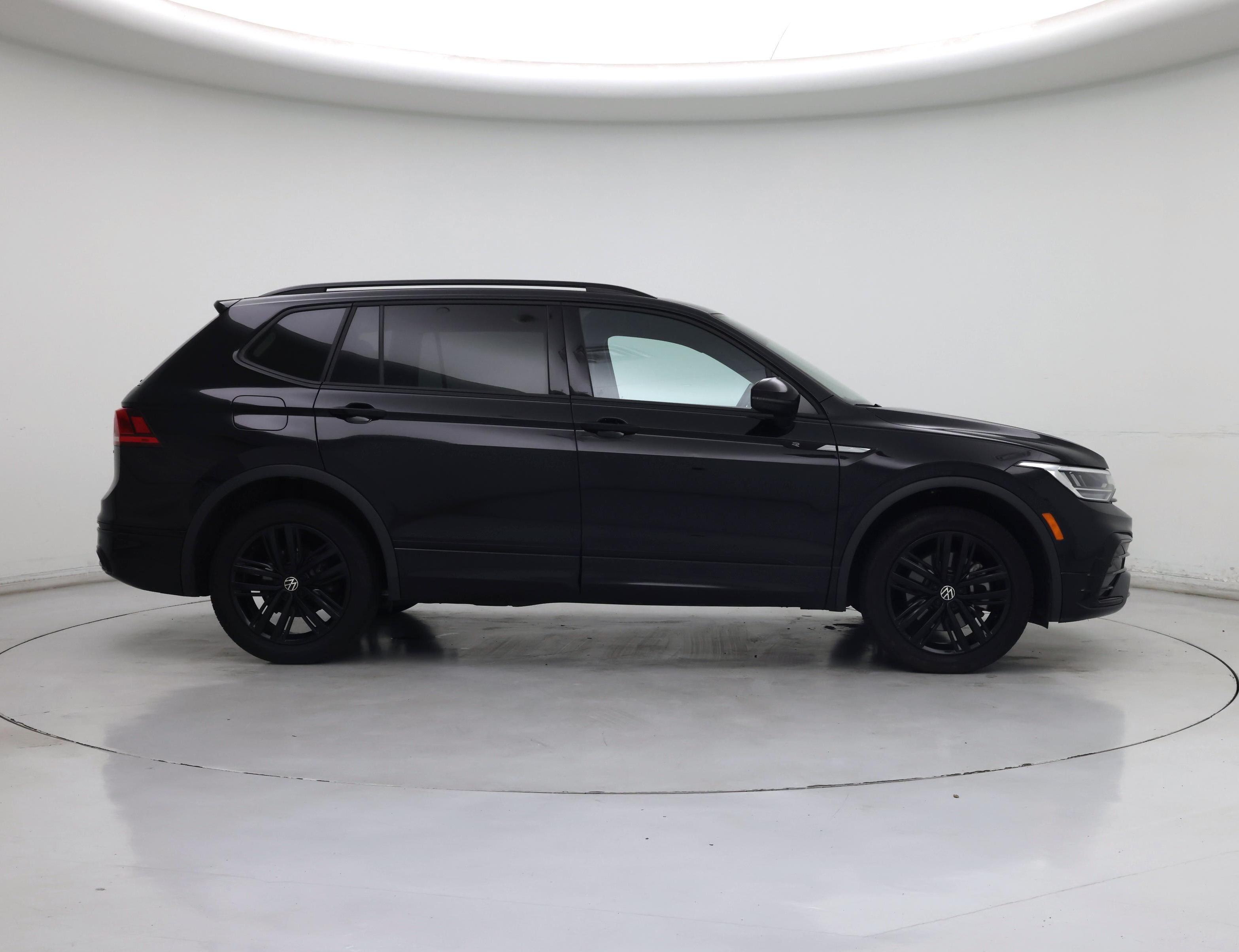 Thumbnail: 2022 Volkswagen Tiguan - 7