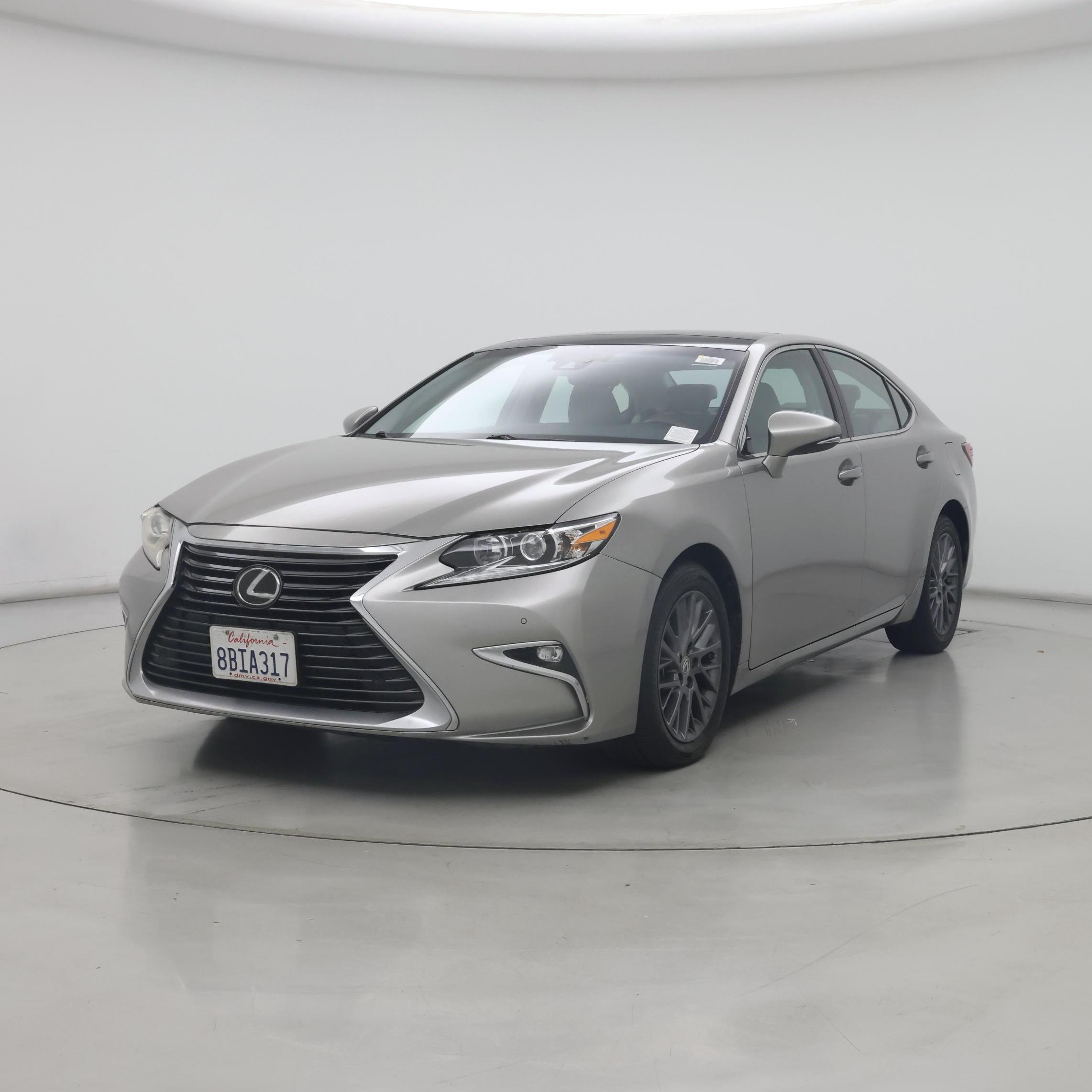 Thumbnail: 2018 Lexus ES - 4