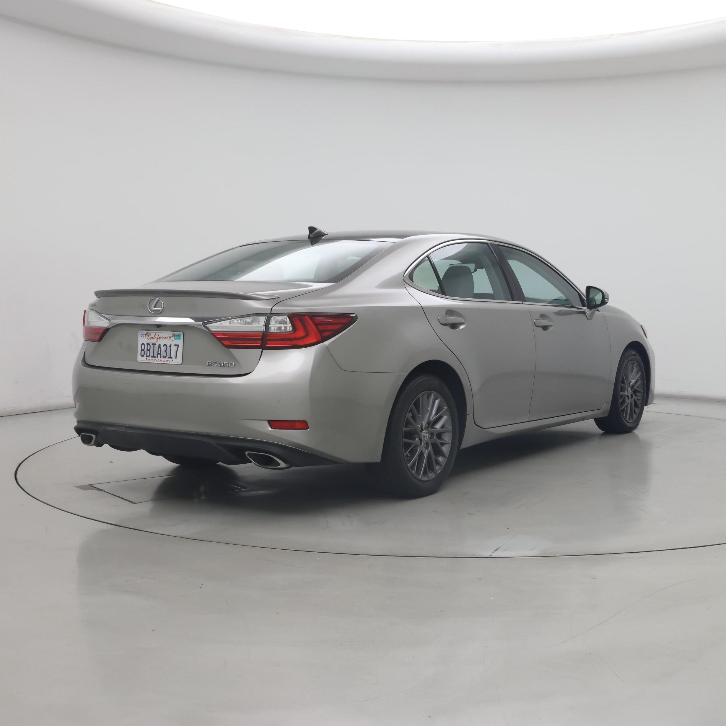 Thumbnail: 2018 Lexus ES - 8