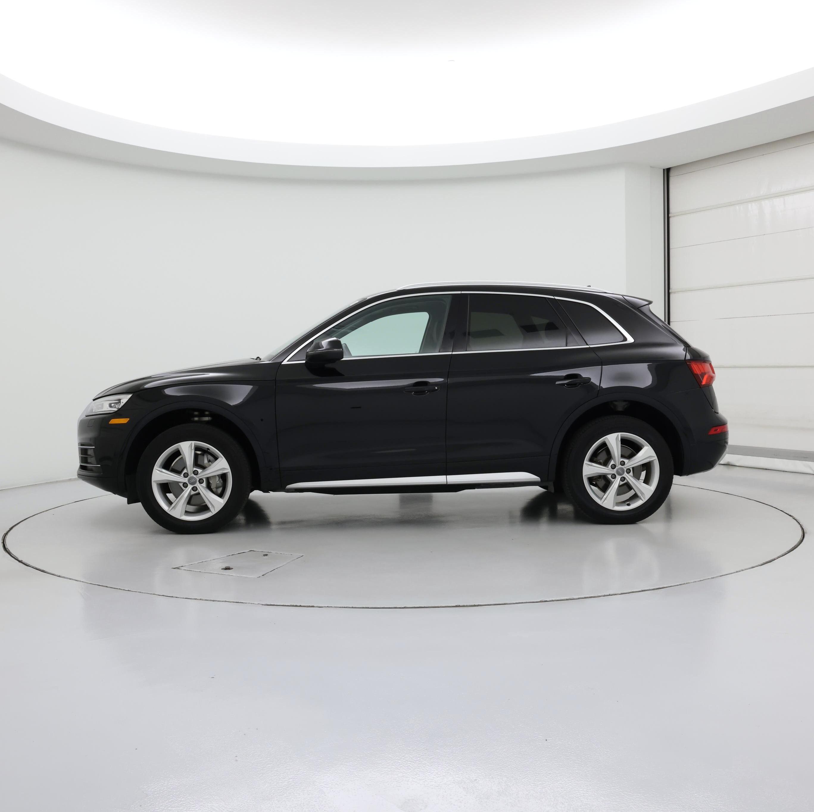 Thumbnail: 2020 Audi Q5 - 3