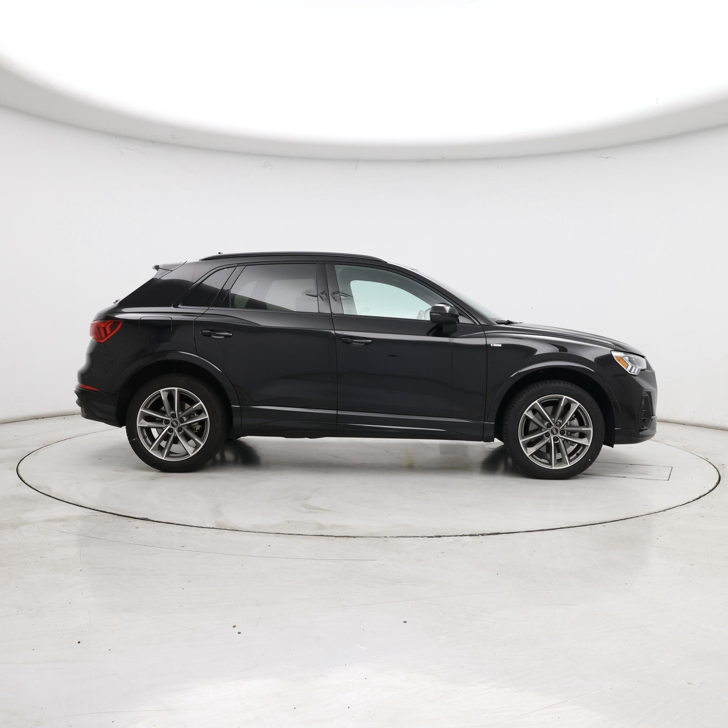 Thumbnail: 2024 Audi Q3 - 7