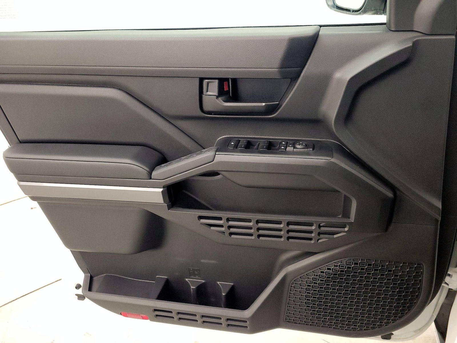 2026 Toyota Tacoma SR5 - Photo 13
