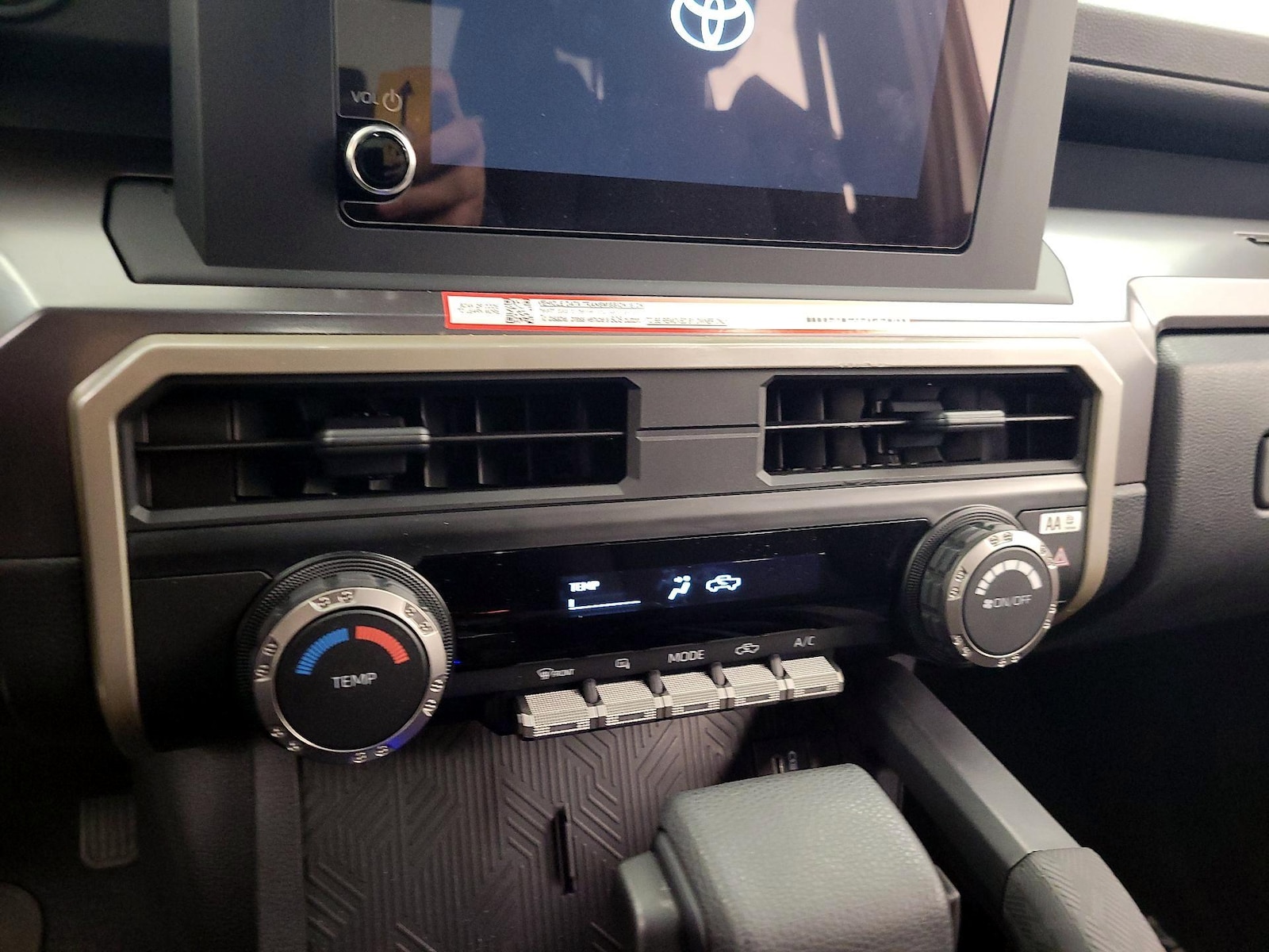 2026 Toyota Tacoma SR5 - Photo 17