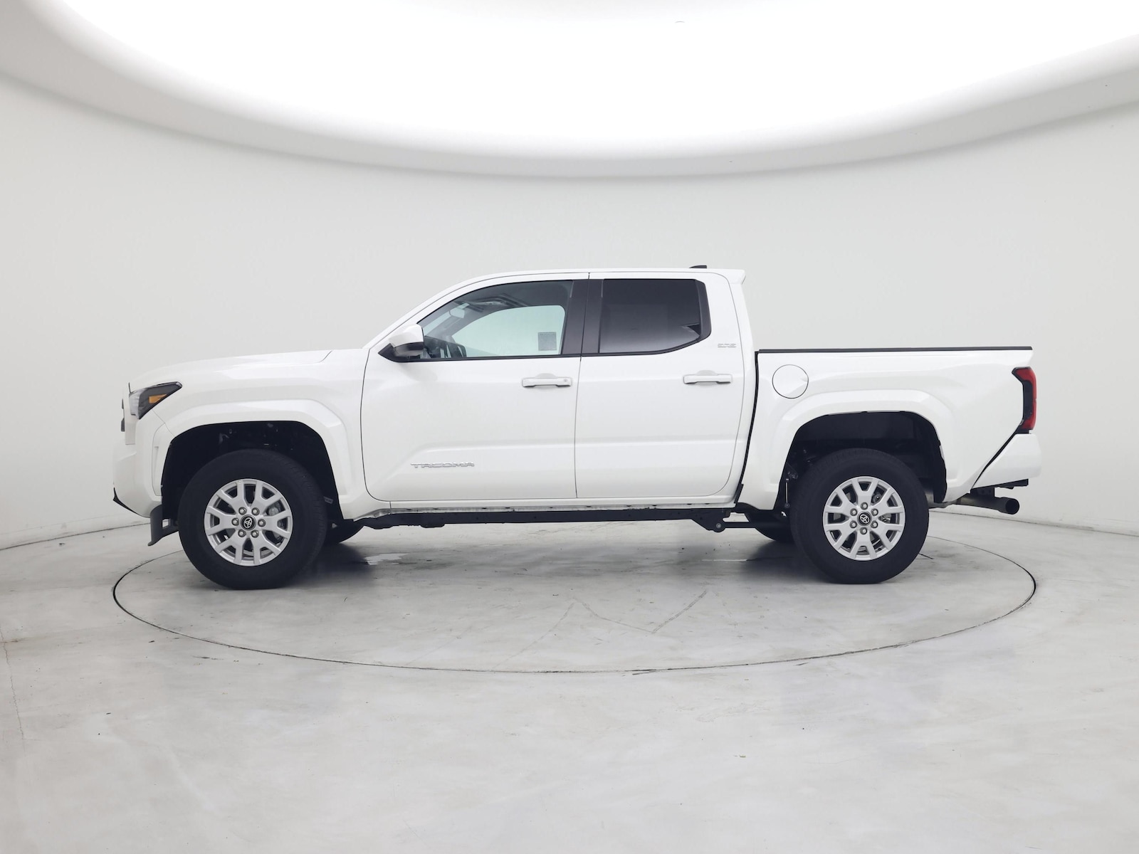 2026 Toyota Tacoma SR5 - Photo 4