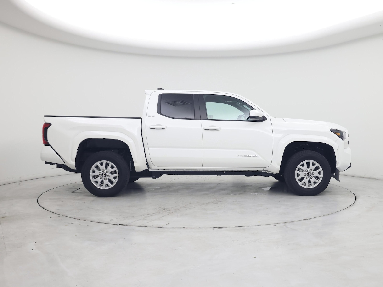 2026 Toyota Tacoma SR5 - Photo 8