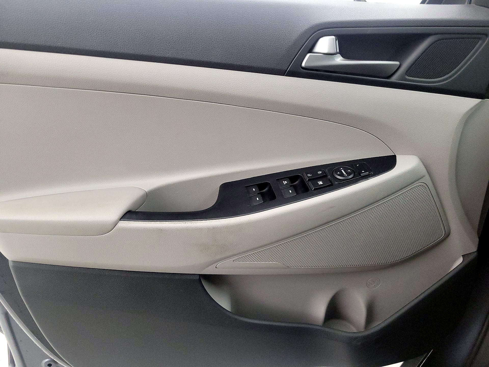 Thumbnail: 2018 Hyundai Tucson - 12