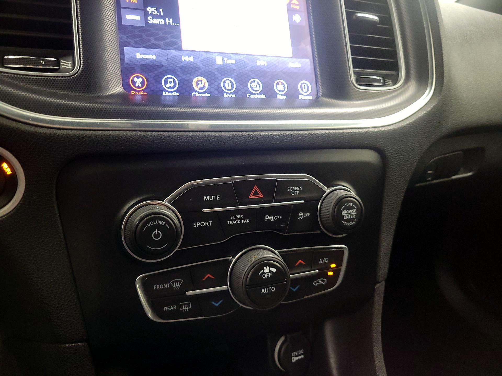 Thumbnail: 2017 Dodge Charger - 15